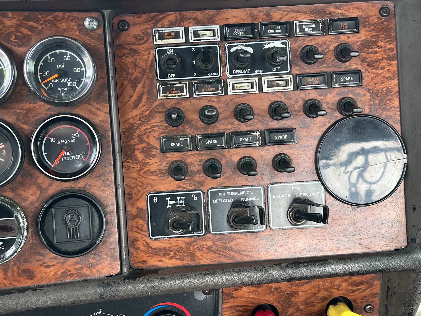 2002 KENWORTH T800 - Image 17