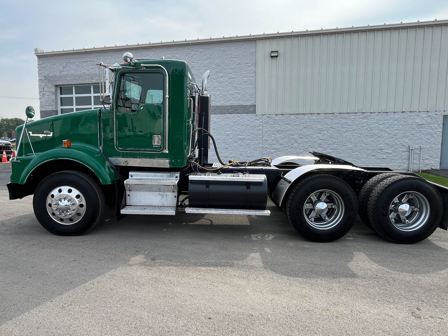 2002 KENWORTH T800 - Image 8