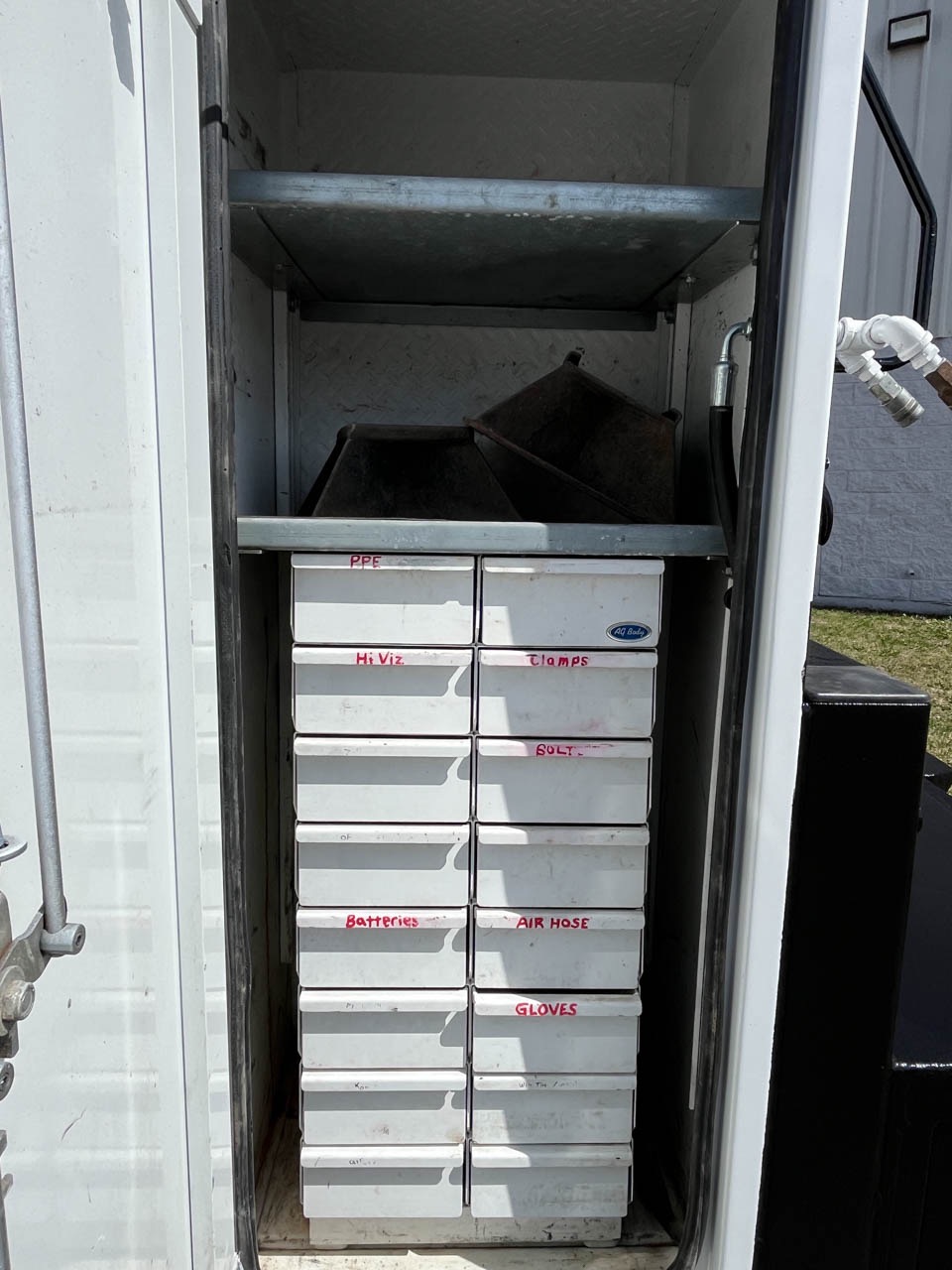 2016 KENWORTH T3 SERIES - Image 13