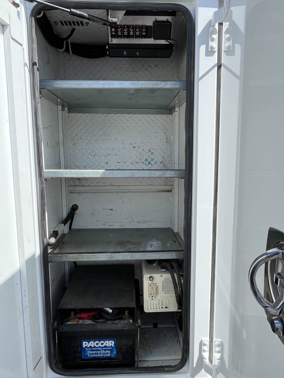 2016 KENWORTH T3 SERIES - Image 8