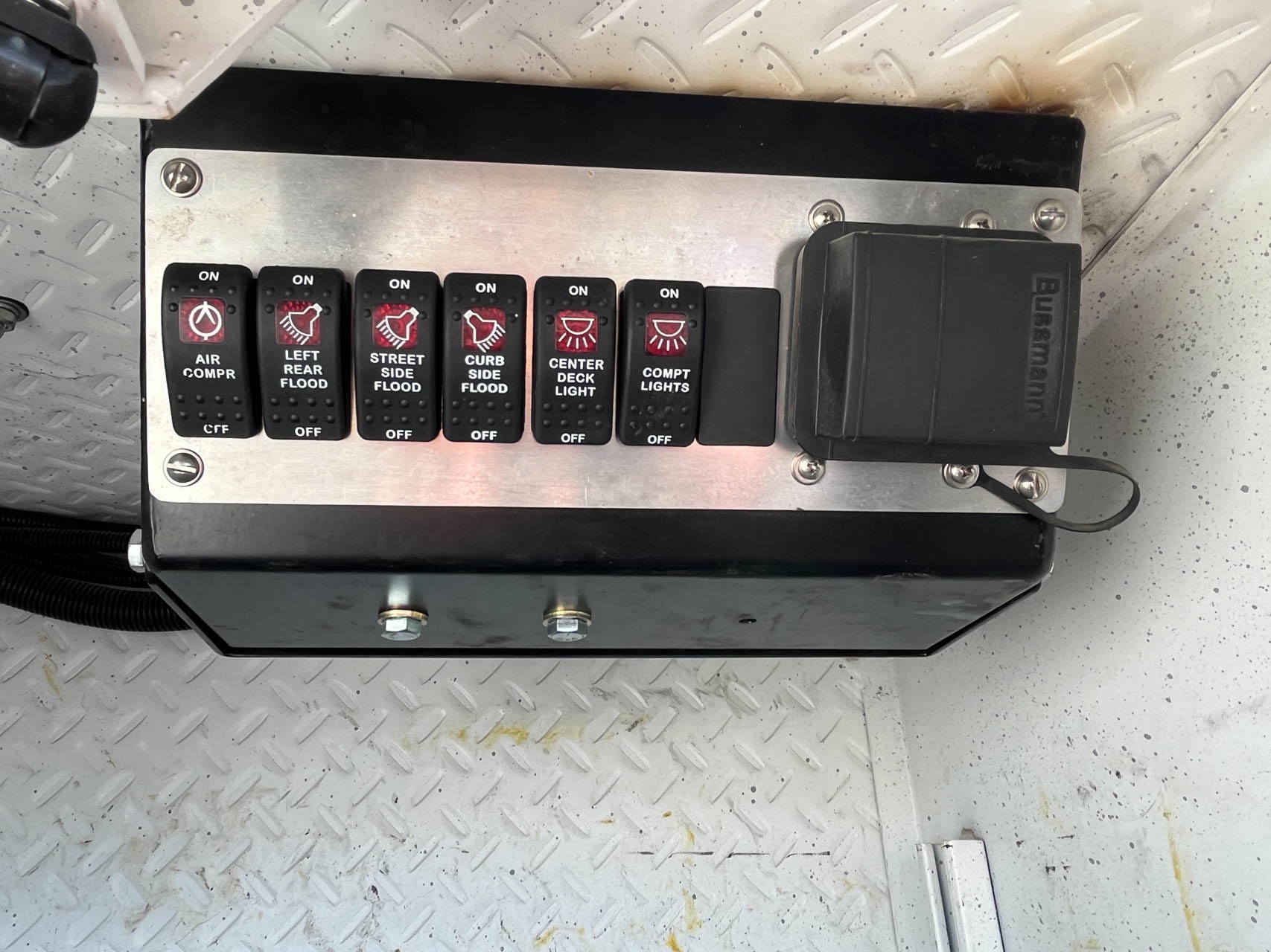 2016 KENWORTH T3 SERIES - Image 9