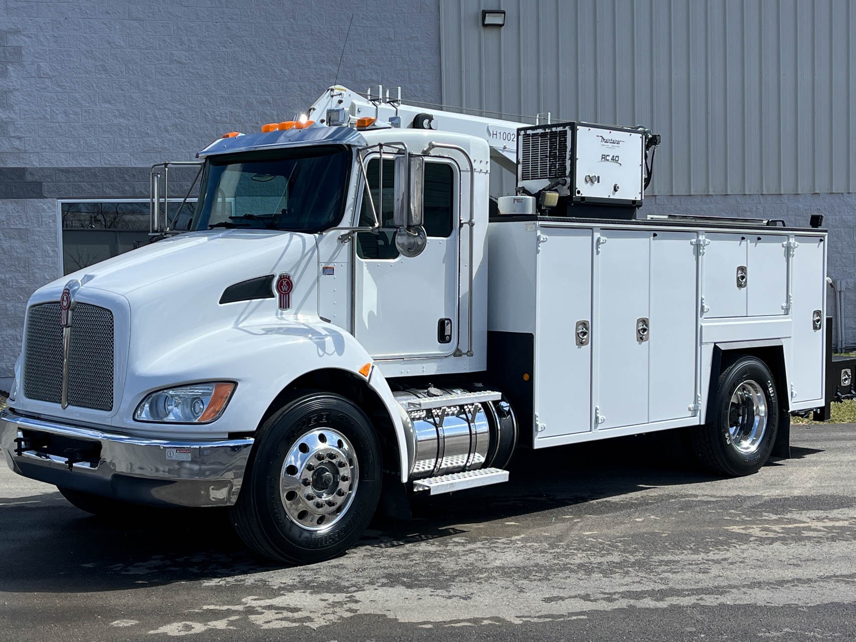 2016 KENWORTH T3 SERIES - Image 1