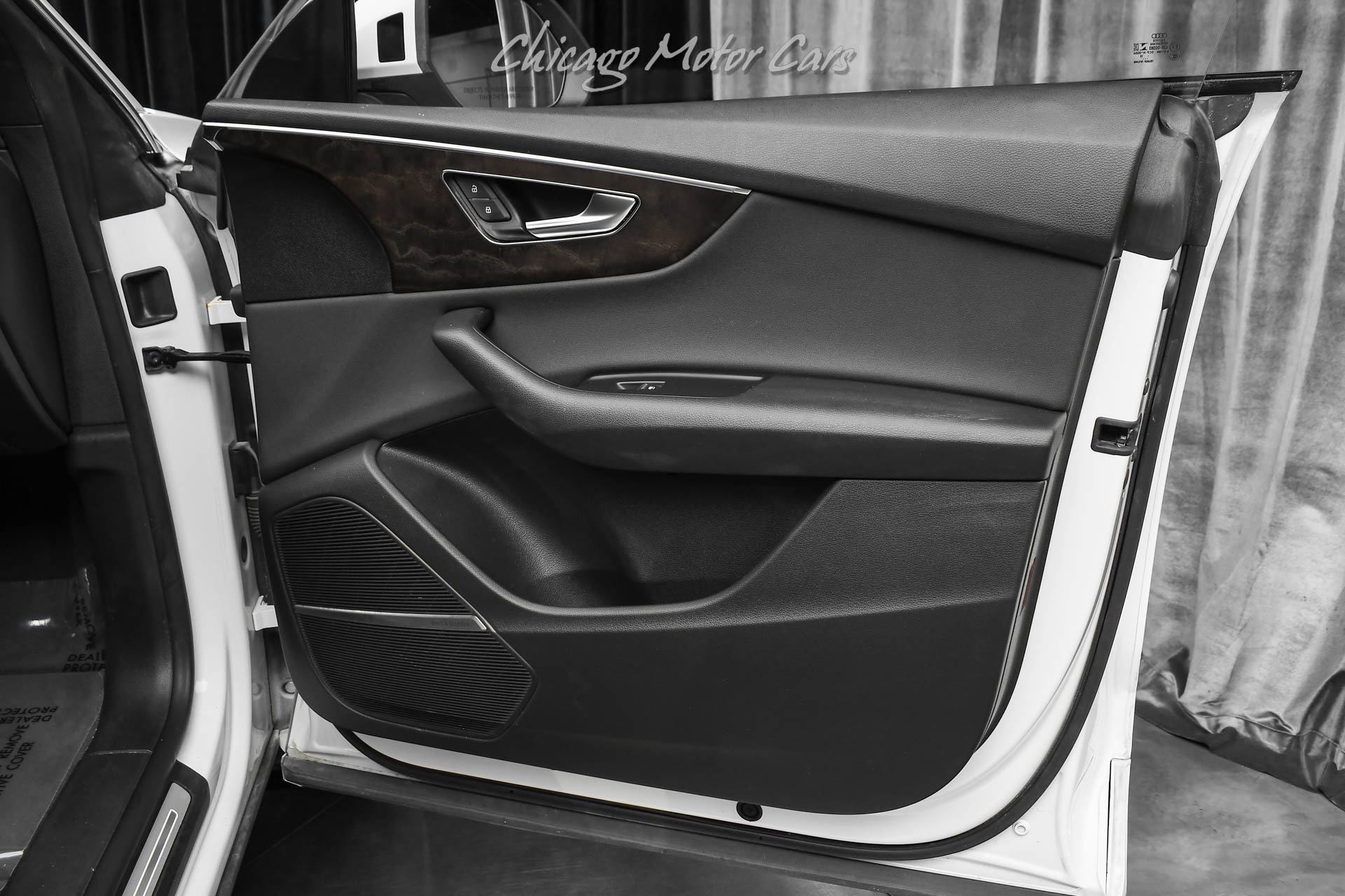 2020 AUDI Q8 - Image 34