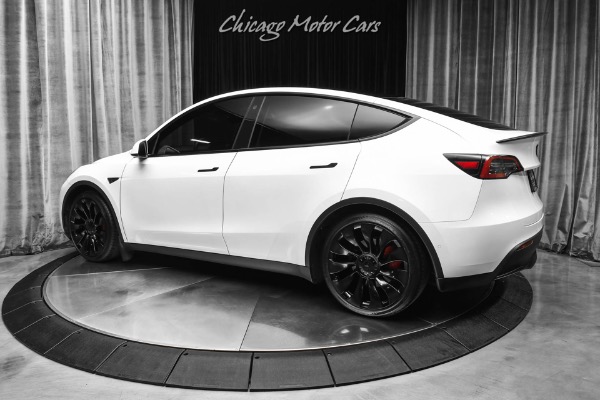 Used 2022 Tesla Model Y Performance! 5 Seater! Carbon Fiber Spoiler! Uberturbine Wheels! for sale Sold at Chicago Motor Cars in West Chicago IL 60185 3