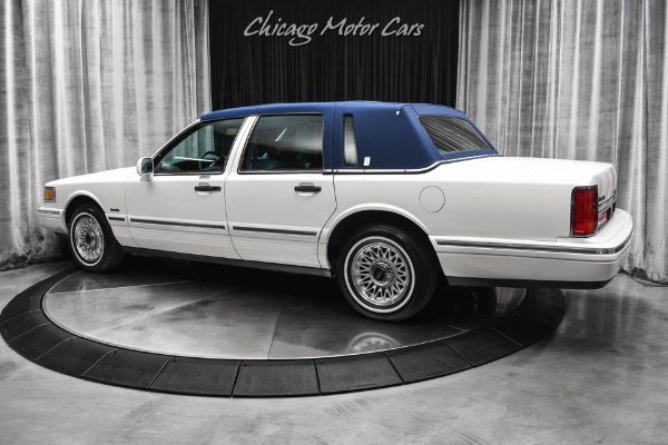 Used 1997 Lincoln Town Car Executive! 2 Owner! Landau top! White/Blue! Leather! Last Year for sale Sold at Chicago Motor Cars in West Chicago IL 60185 3