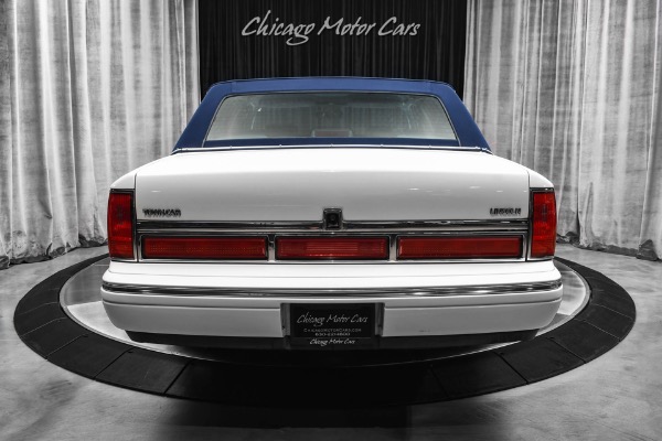 Used 1997 Lincoln Town Car Executive! 2 Owner! Landau top! White/Blue! Leather! Last Year for sale Sold at Chicago Motor Cars in West Chicago IL 60185 4