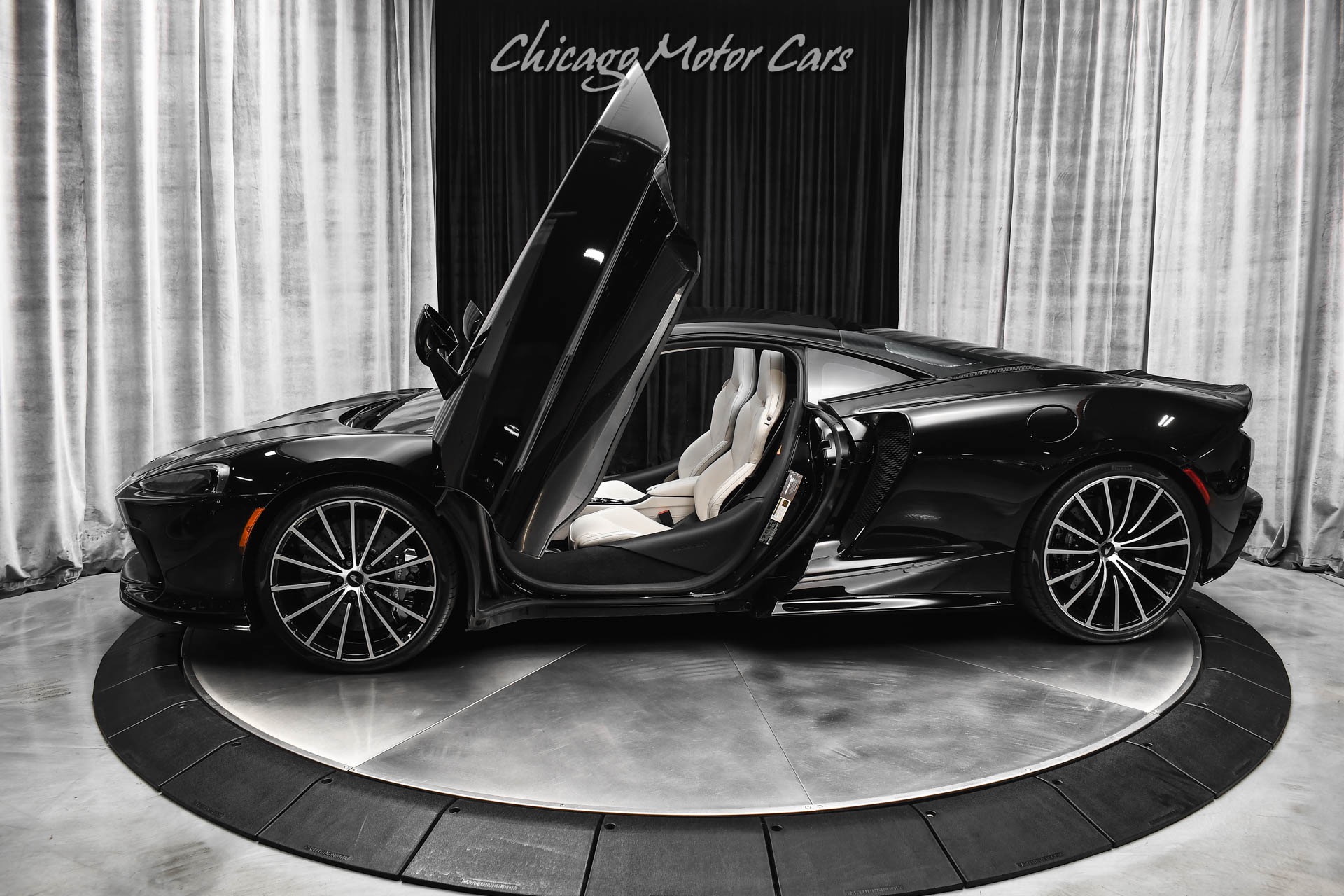 Used 2021 McLaren GT MSO Black Pack! Front Axle Lifter! Bowers & Wilkins Audio! Loaded! for sale Sold at Chicago Motor Cars in West Chicago IL 60185 1