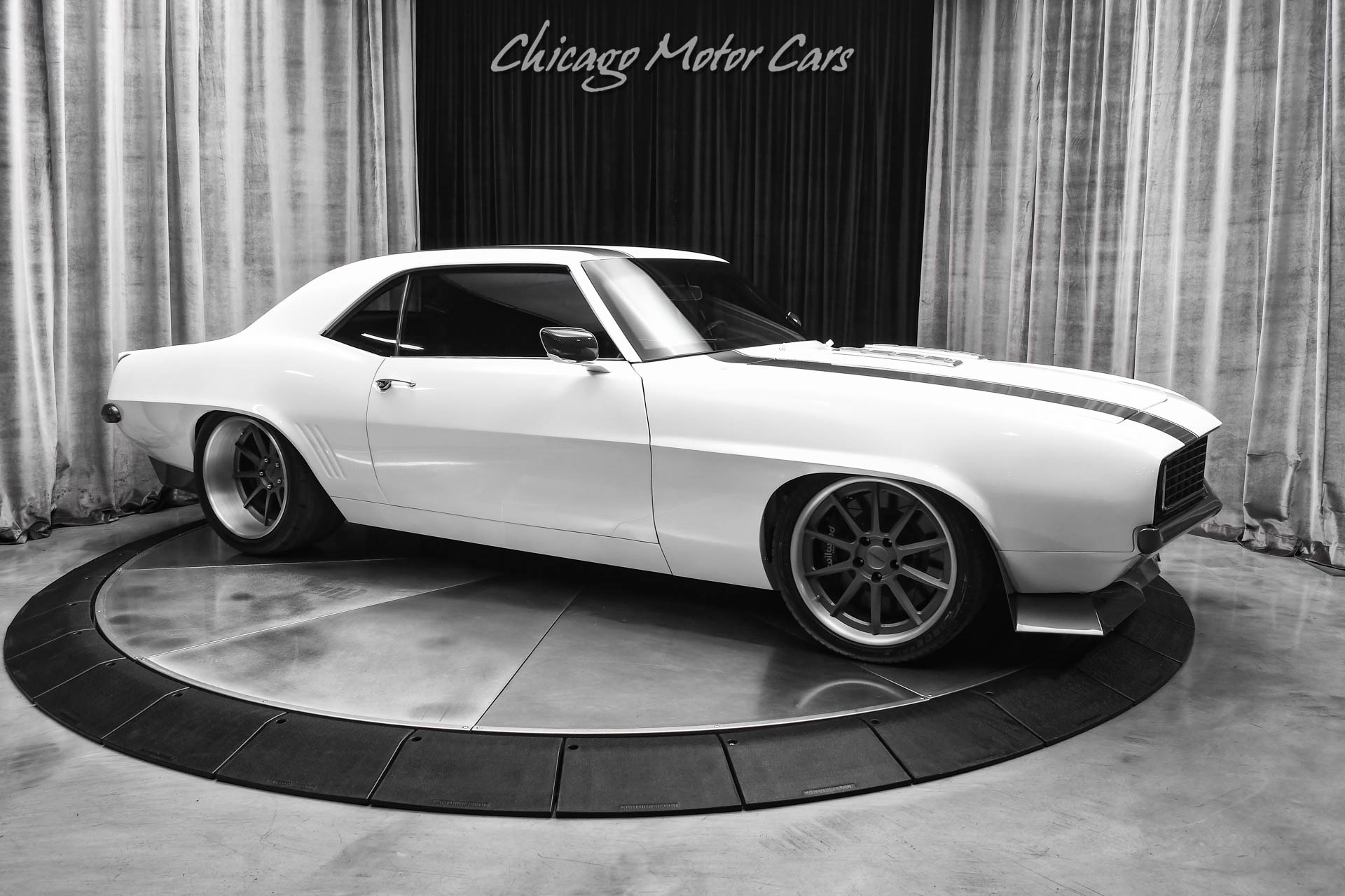 Chevrolet Camaro SS 427 カスタム Used 1969 Chevrolet Camaro 427 Coupe Resto Mod! High-End Build! 6