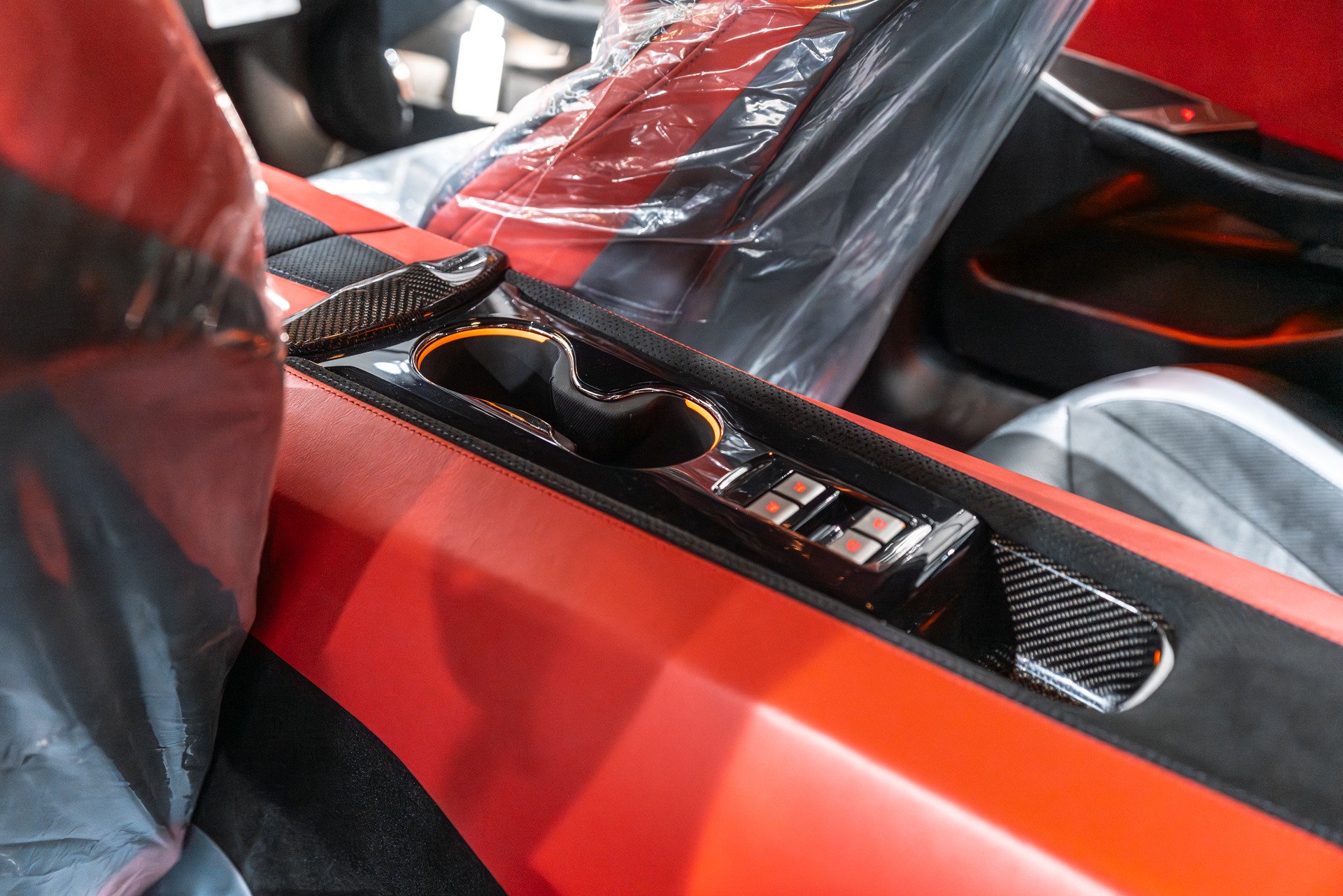 2025 KARMA REVERO - Image 32