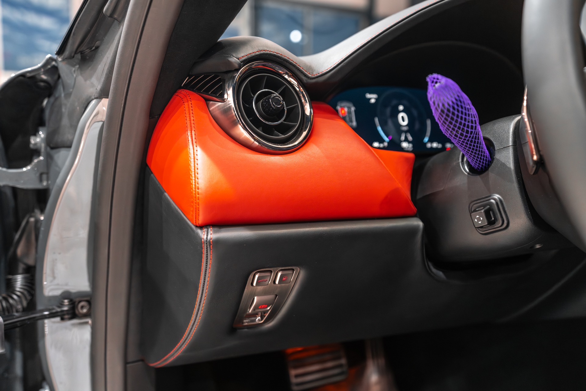 2025 KARMA REVERO - Image 8