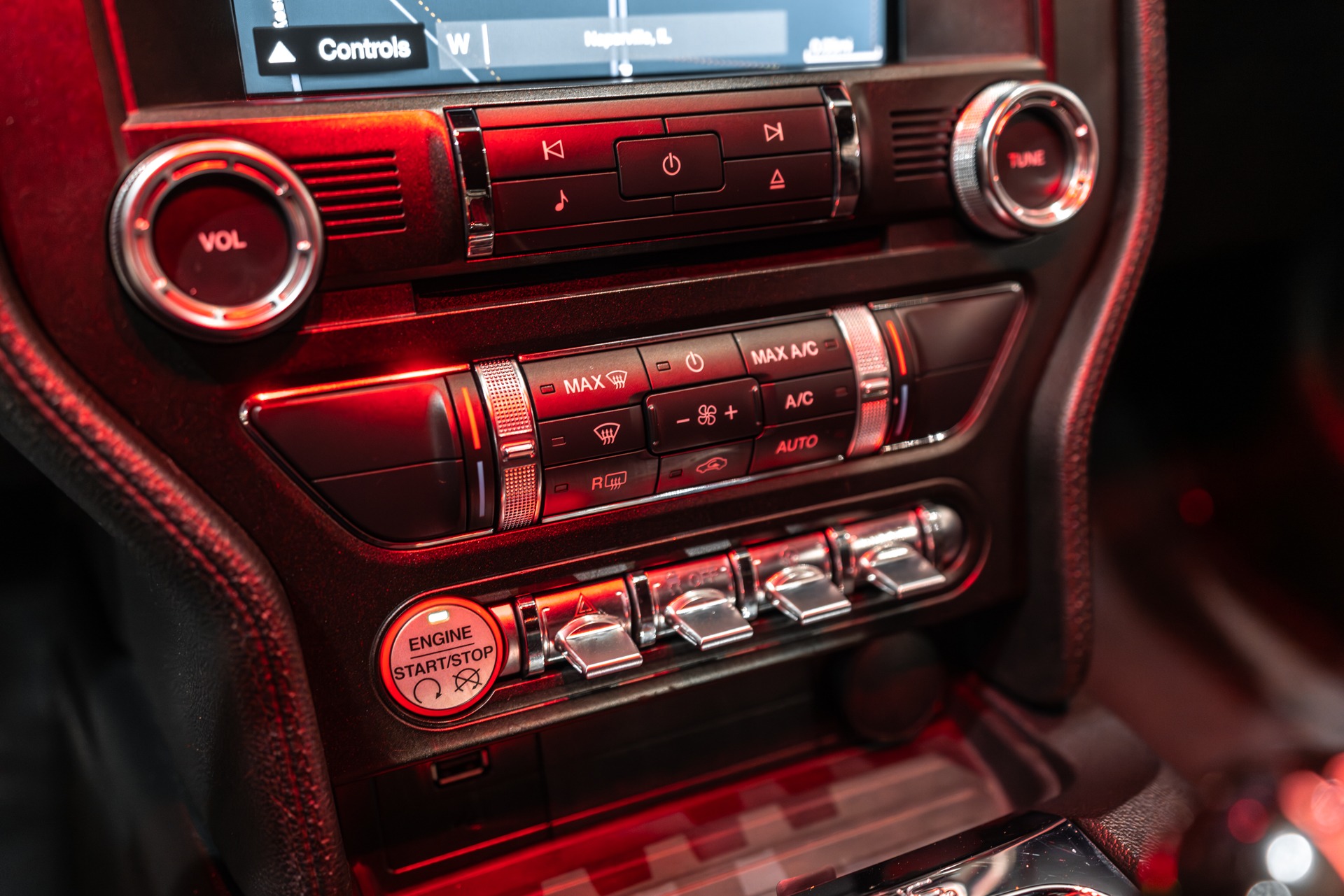 2015 FORD MUSTANG - Image 17