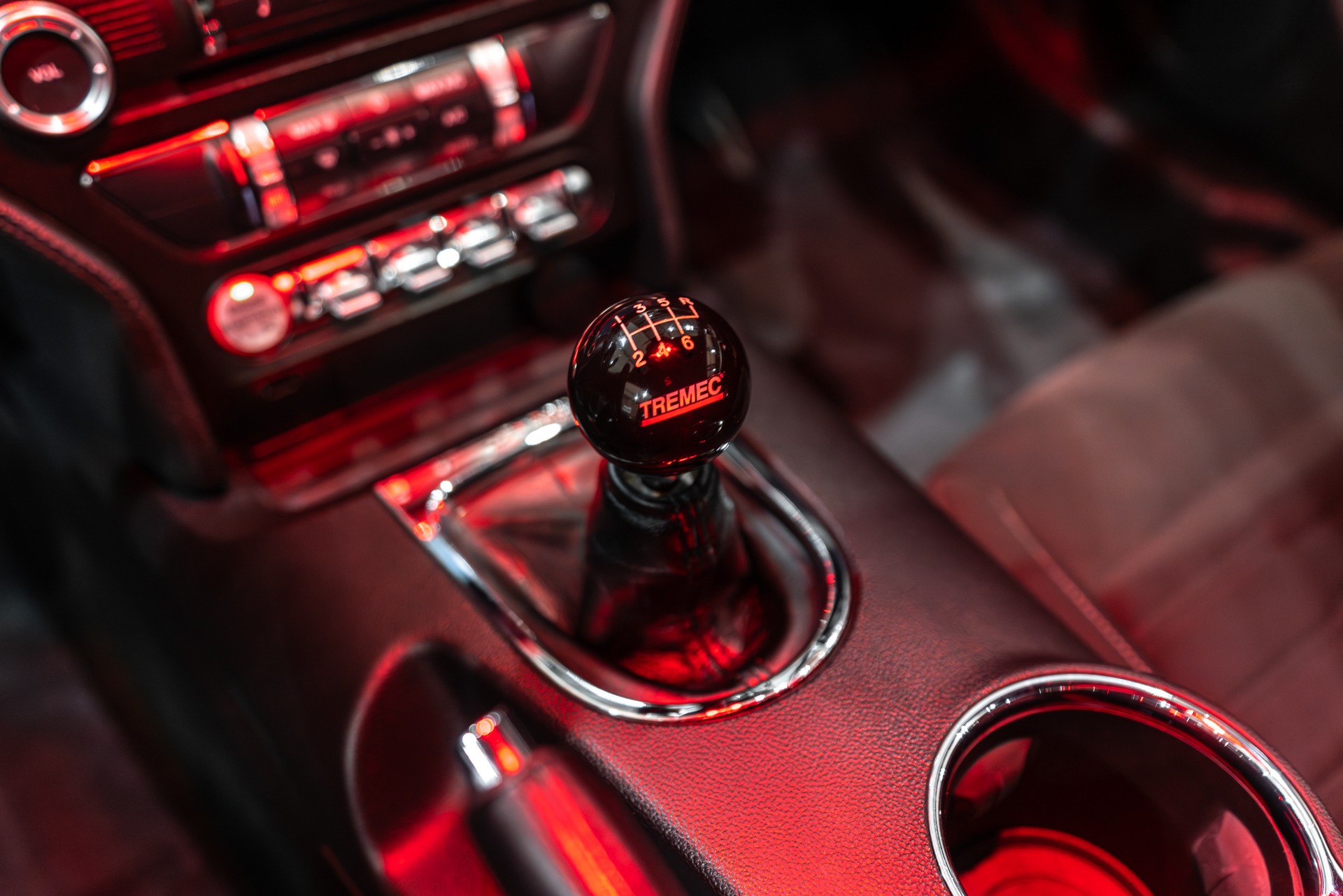 2015 FORD MUSTANG - Image 18