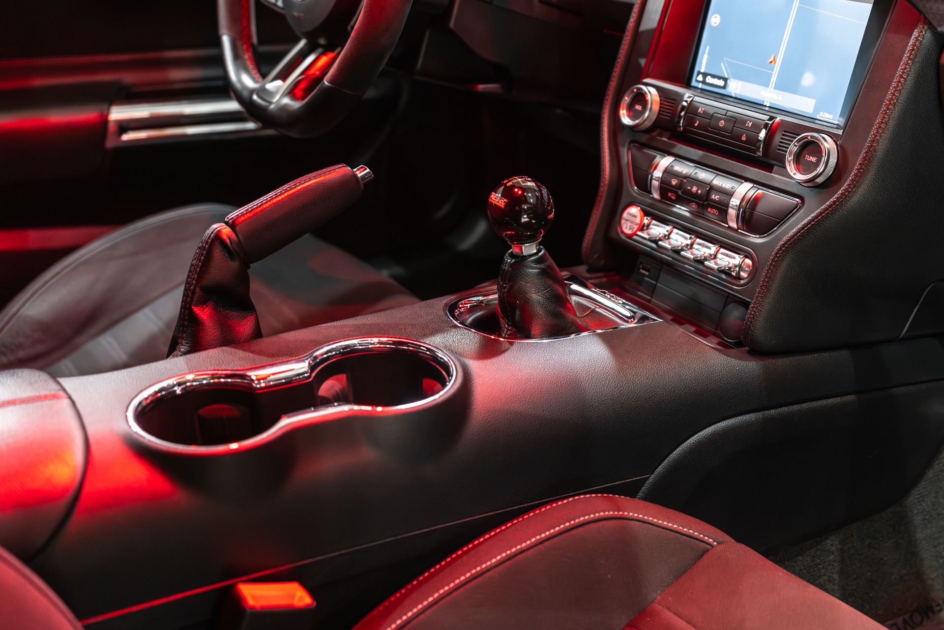 2015 FORD MUSTANG - Image 25