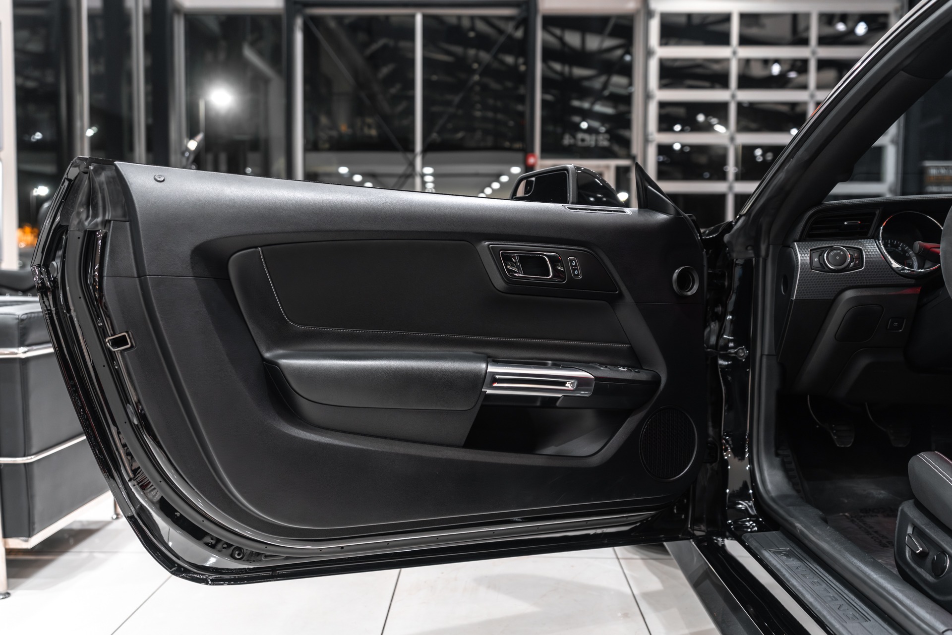 2015 FORD MUSTANG - Image 29