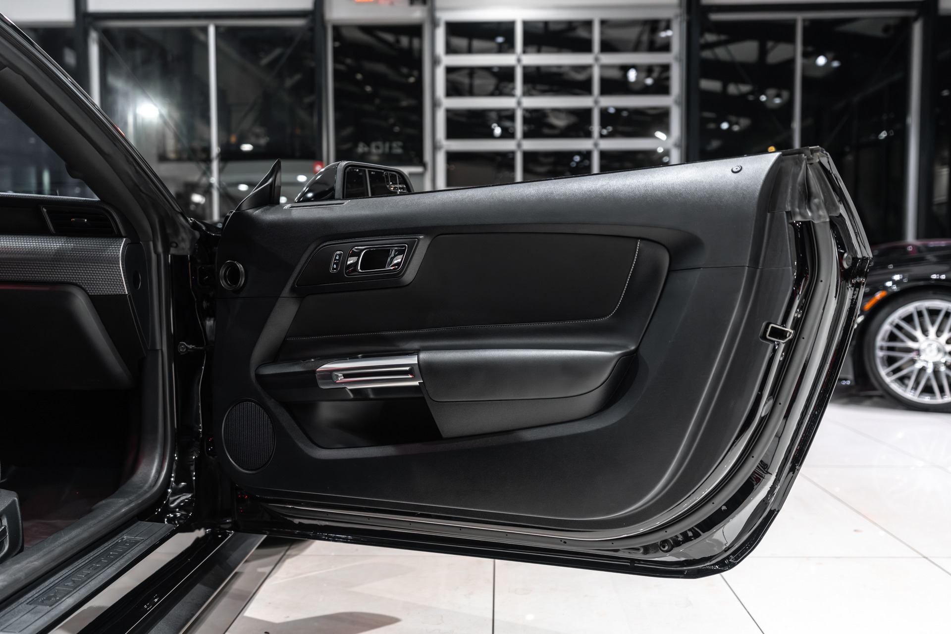 2015 FORD MUSTANG - Image 31