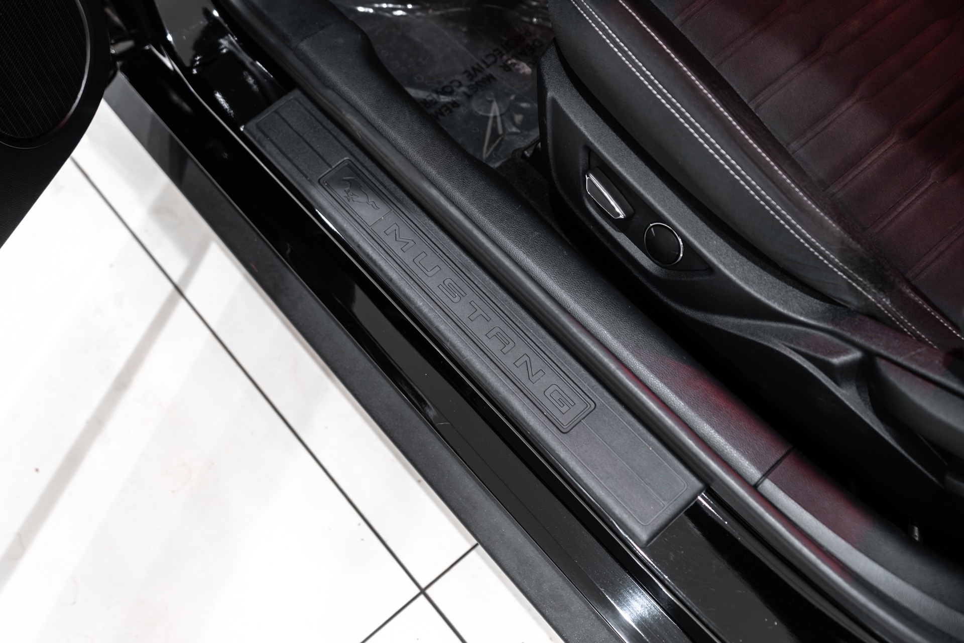 2015 FORD MUSTANG - Image 32