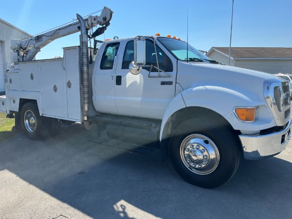 2006 Ford F-750 - Photo 30