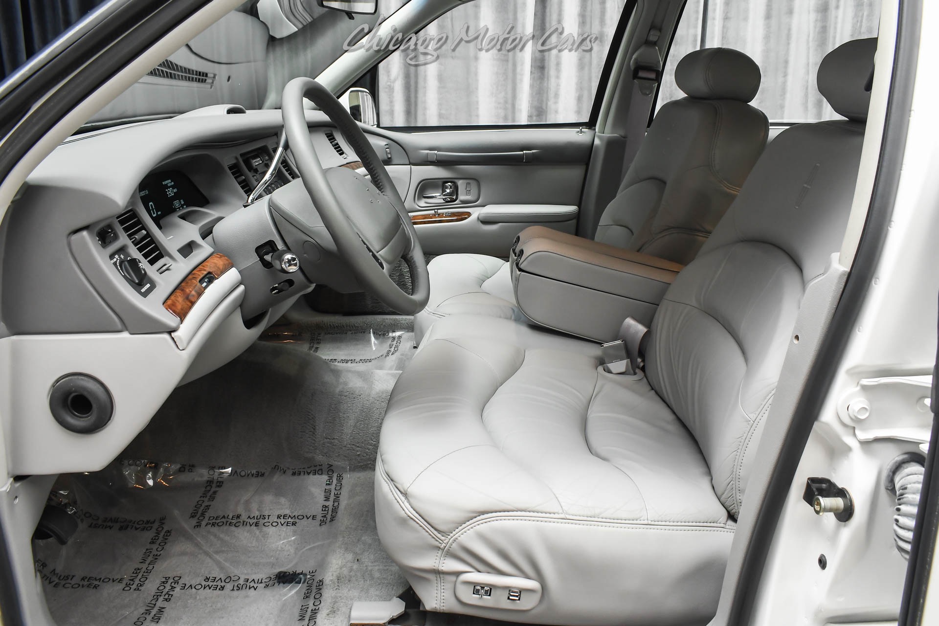 1997 LINCOLN TOWN CAR - Image 18