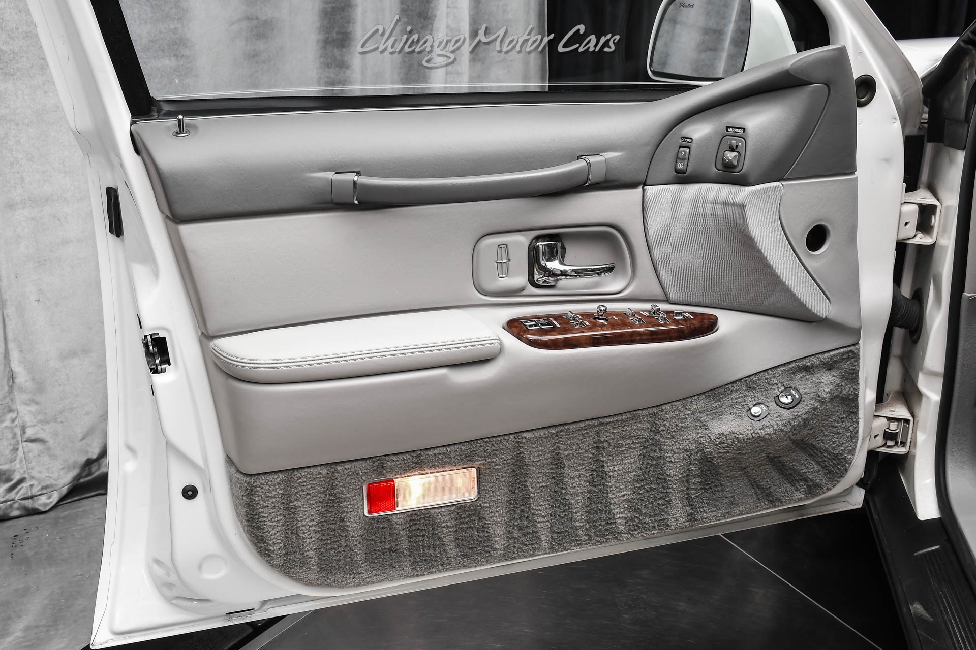 1997 LINCOLN TOWN CAR - Image 28