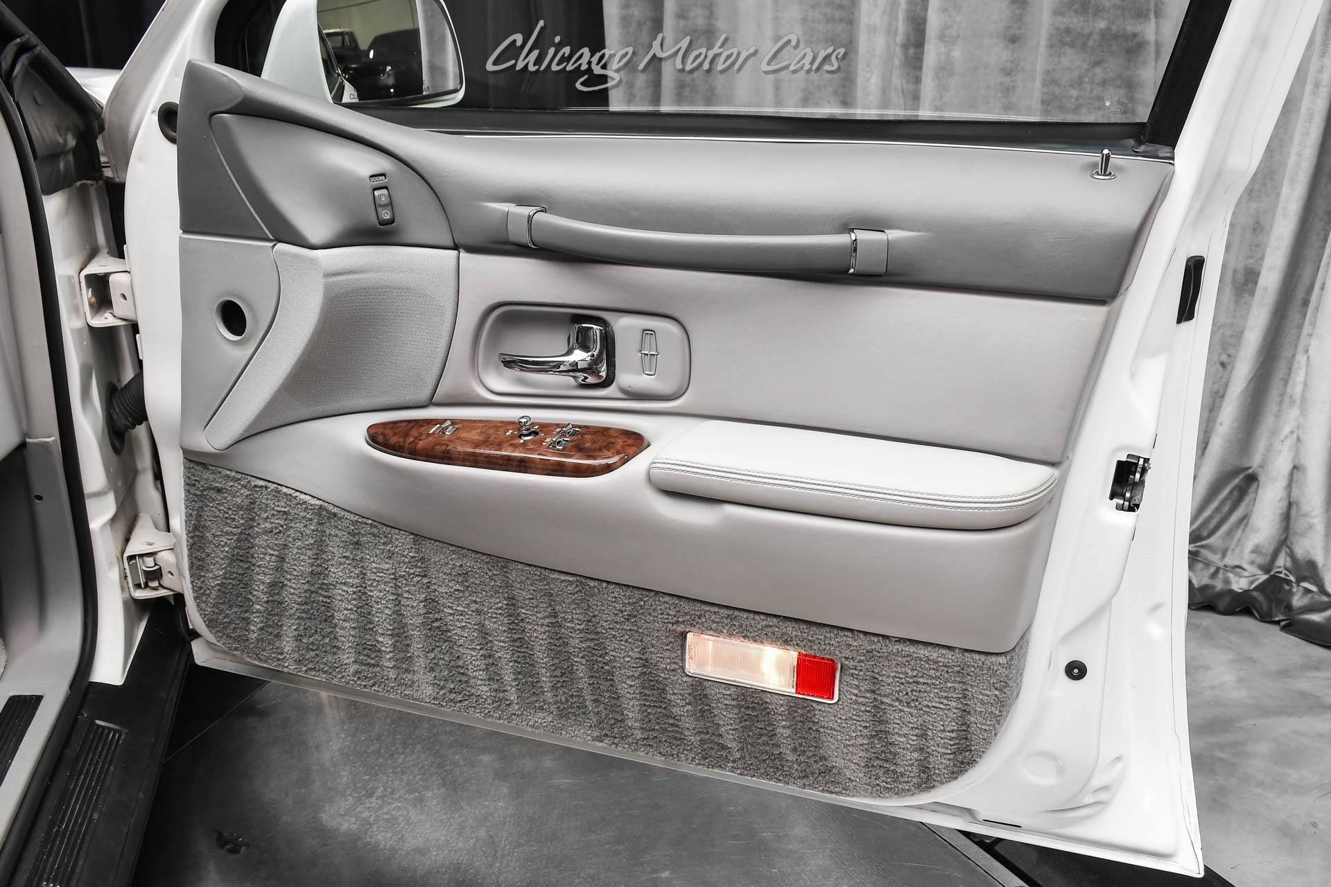 1997 LINCOLN TOWN CAR - Image 30