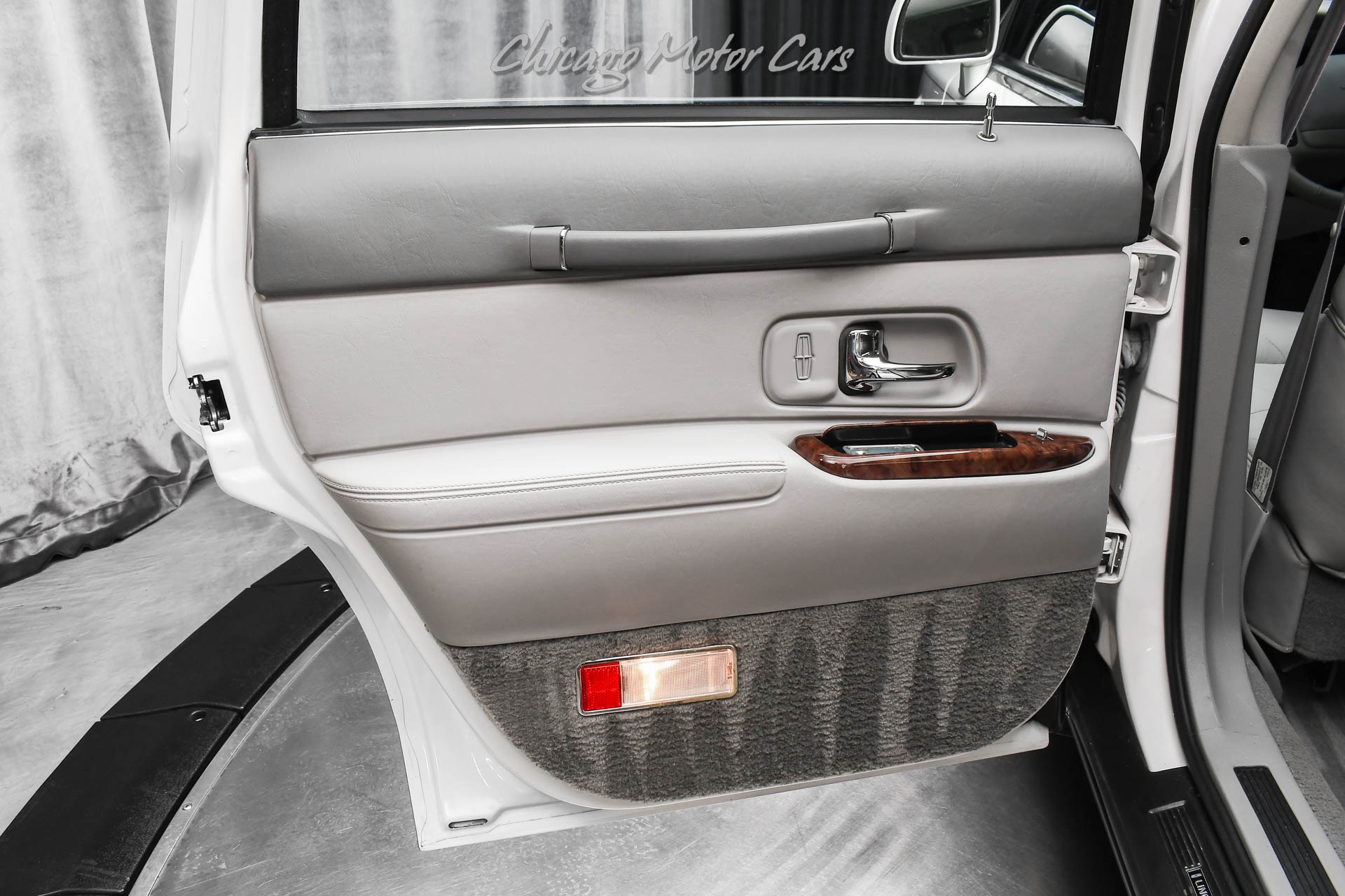 1997 LINCOLN TOWN CAR - Image 31