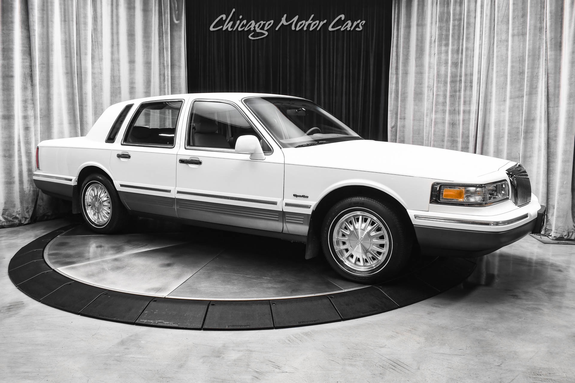 1997 LINCOLN TOWN CAR - Image 6