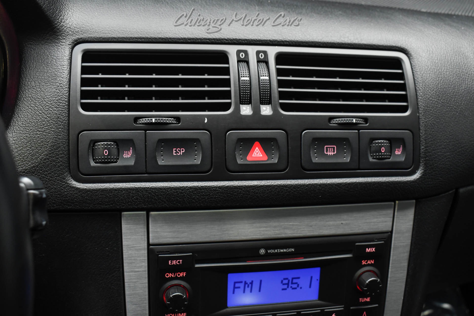 2004 VOLKSWAGEN R32 - Image 12