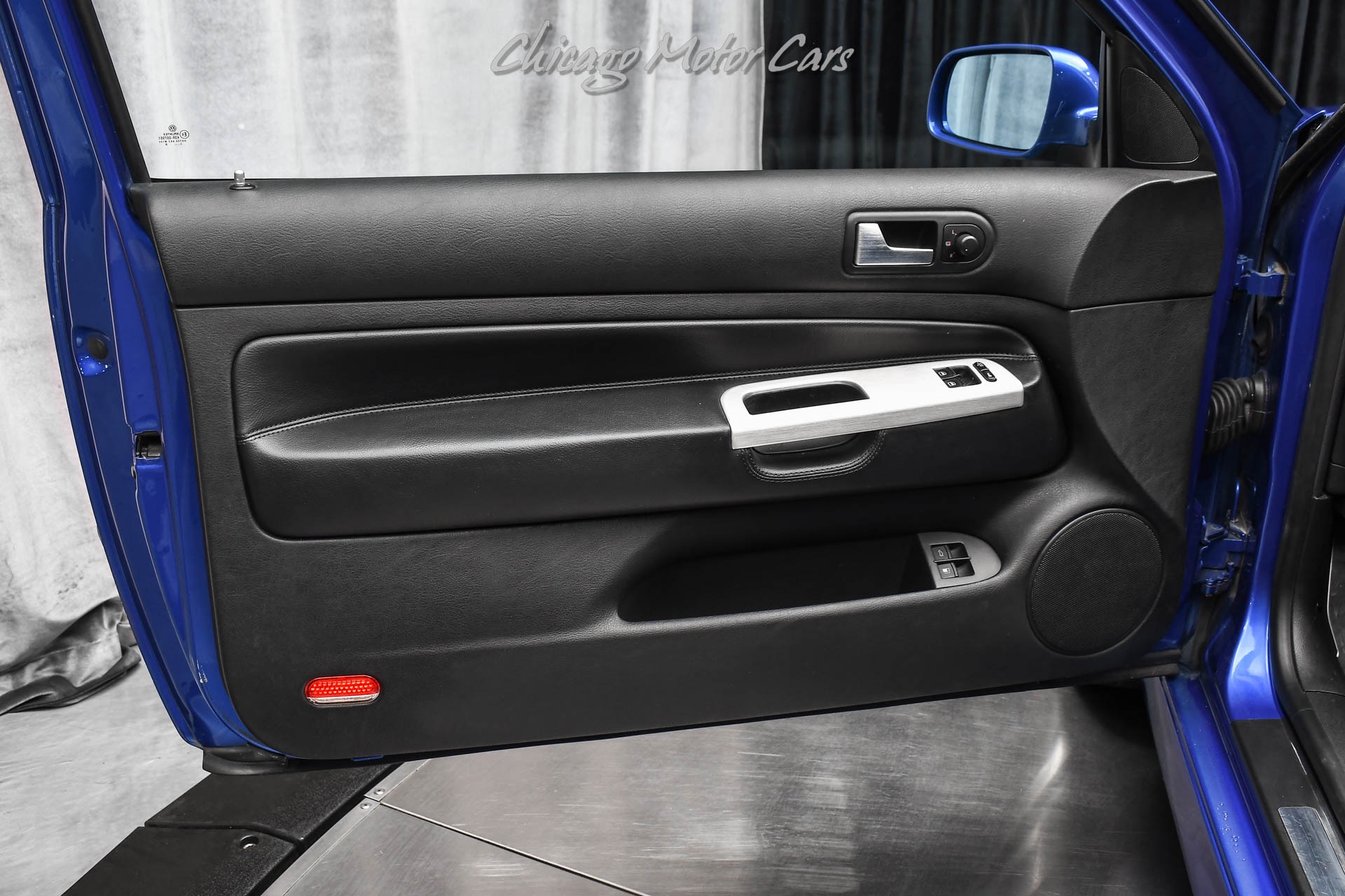 2004 VOLKSWAGEN R32 - Image 24