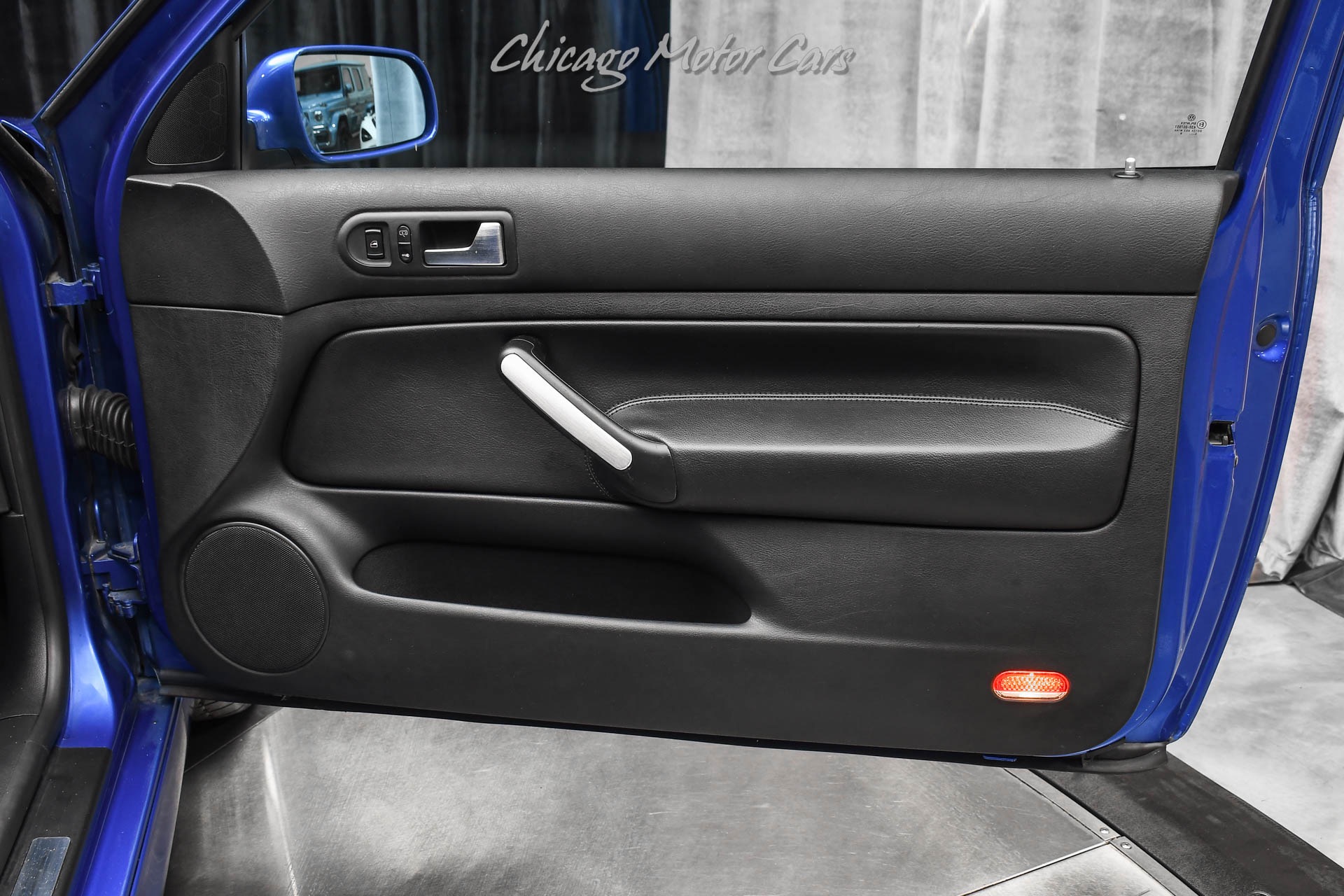 2004 VOLKSWAGEN R32 - Image 25