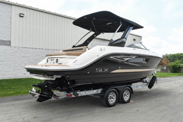 Used 2016 Sea Ray 250 SLX Bow Rider + Only 360 Hours! 8.2 MAG DTS! Premier Stereo! Hydraulic SeaDek! for sale Sold at Chicago Motor Cars in West Chicago IL 60185 4