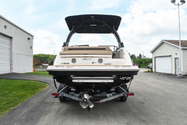 Used 2016 Sea Ray 250 SLX Bow Rider + Only 360 Hours! 8.2 MAG DTS! Premier Stereo! Hydraulic SeaDek! for sale Sold at Chicago Motor Cars in West Chicago IL 60185 5