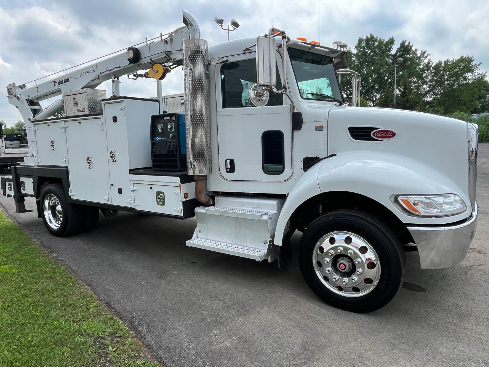 2013 PETERBILT 337 - Image 3