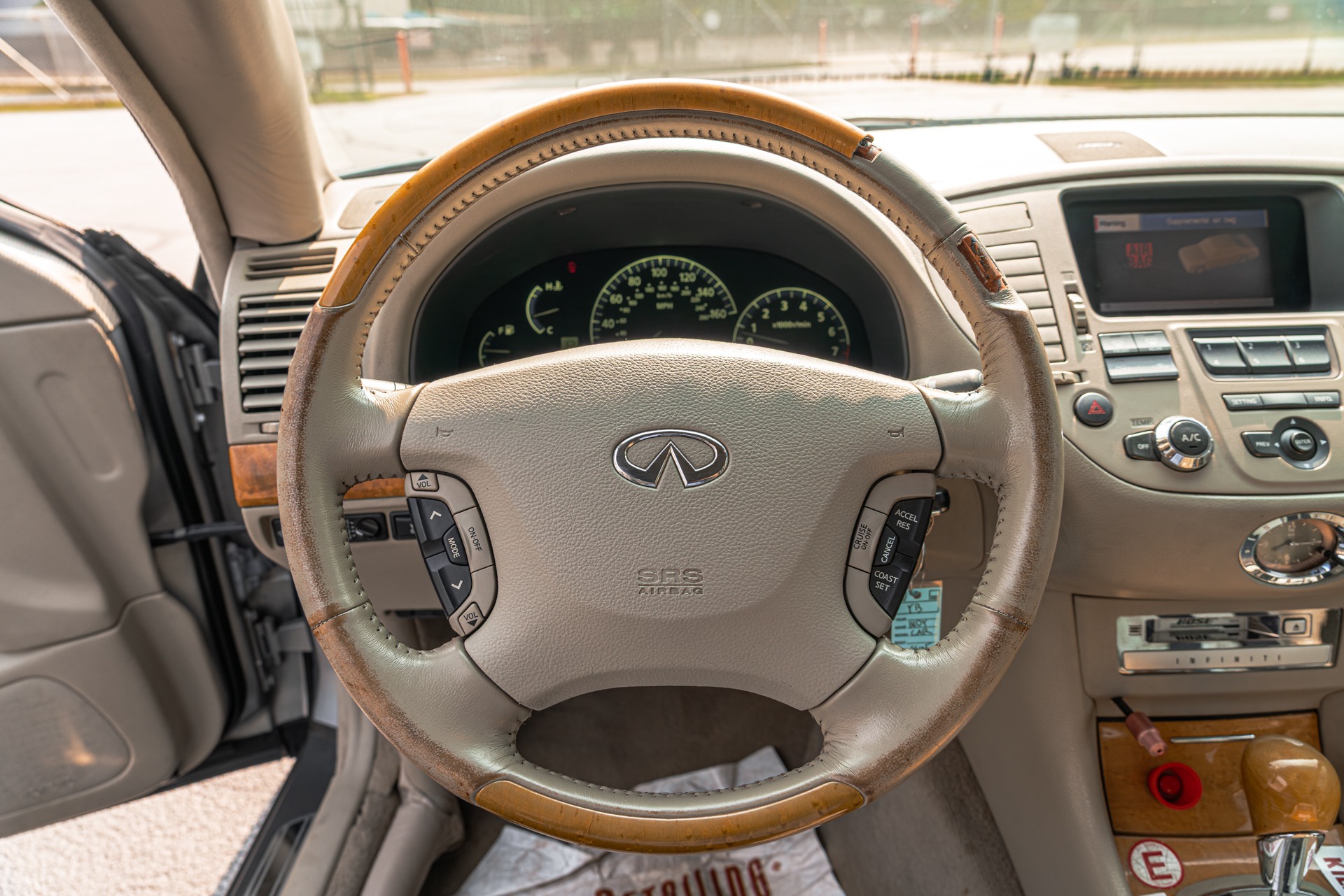 2002 INFINITI Q45 - Image 11