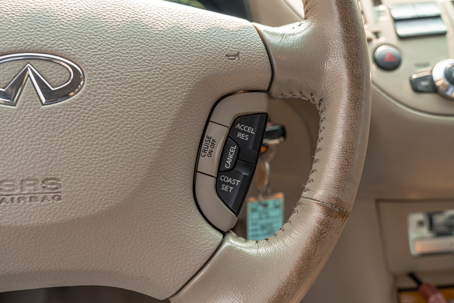 2002 INFINITI Q45 - Image 13