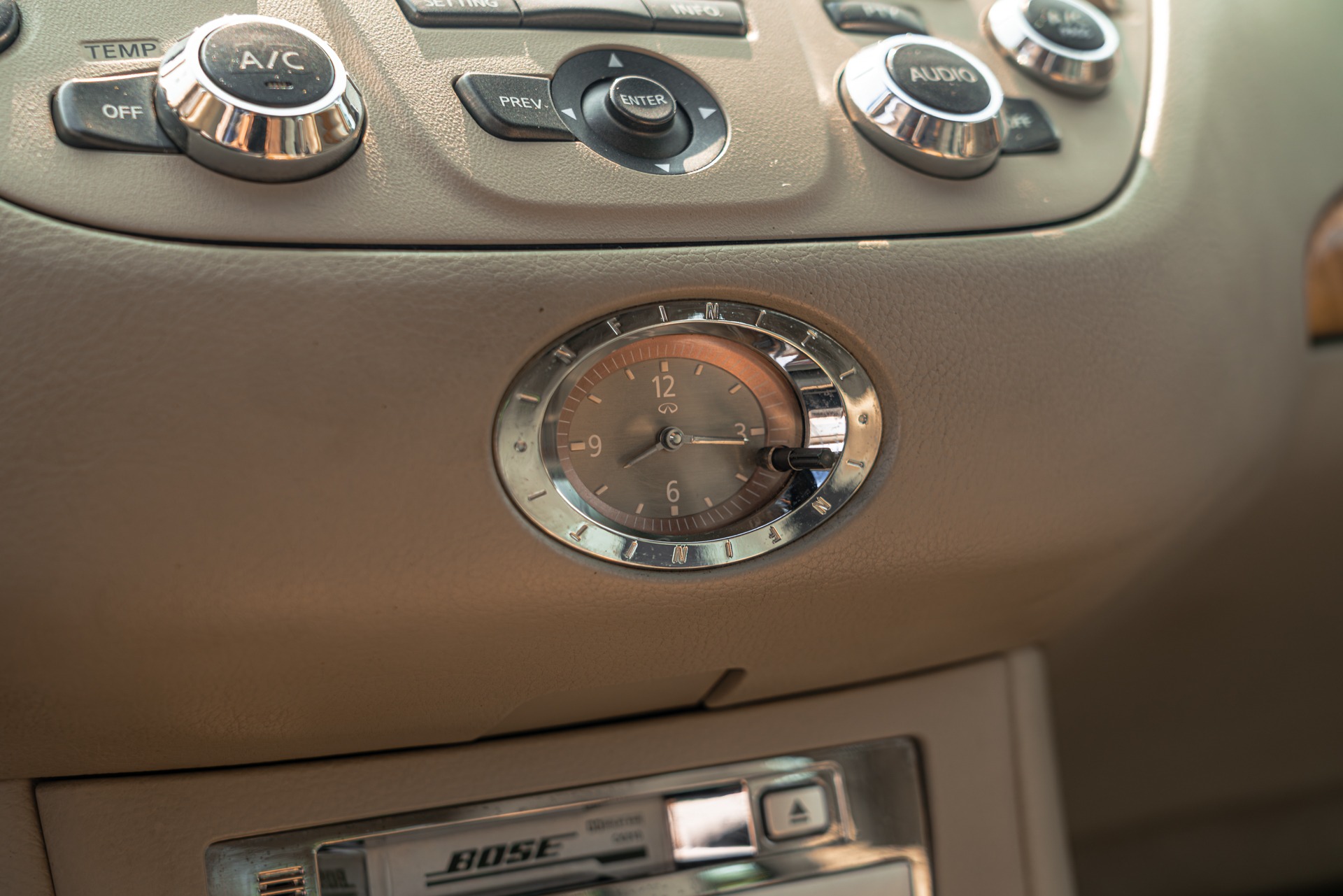 2002 INFINITI Q45 - Image 20