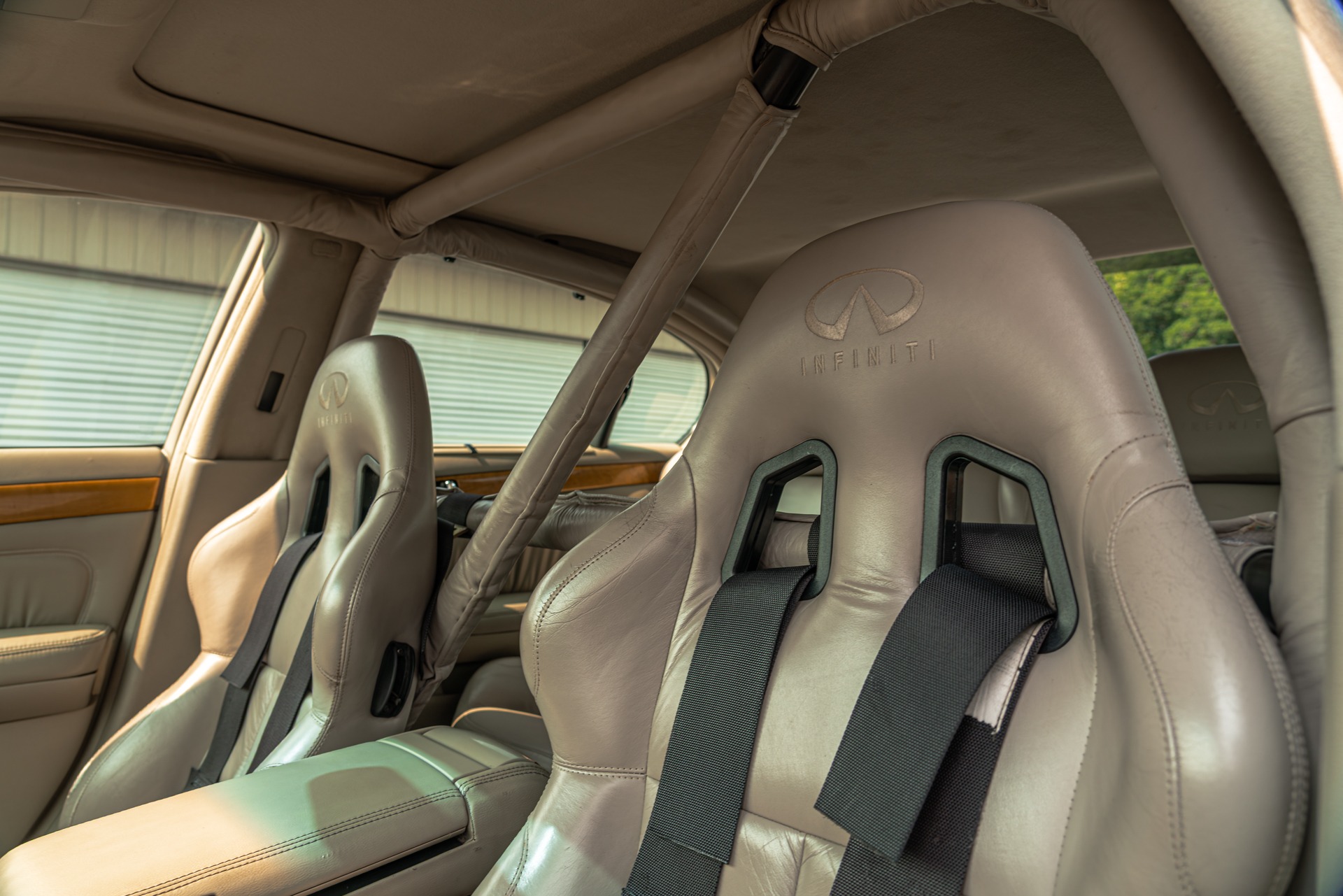 2002 INFINITI Q45 - Image 27