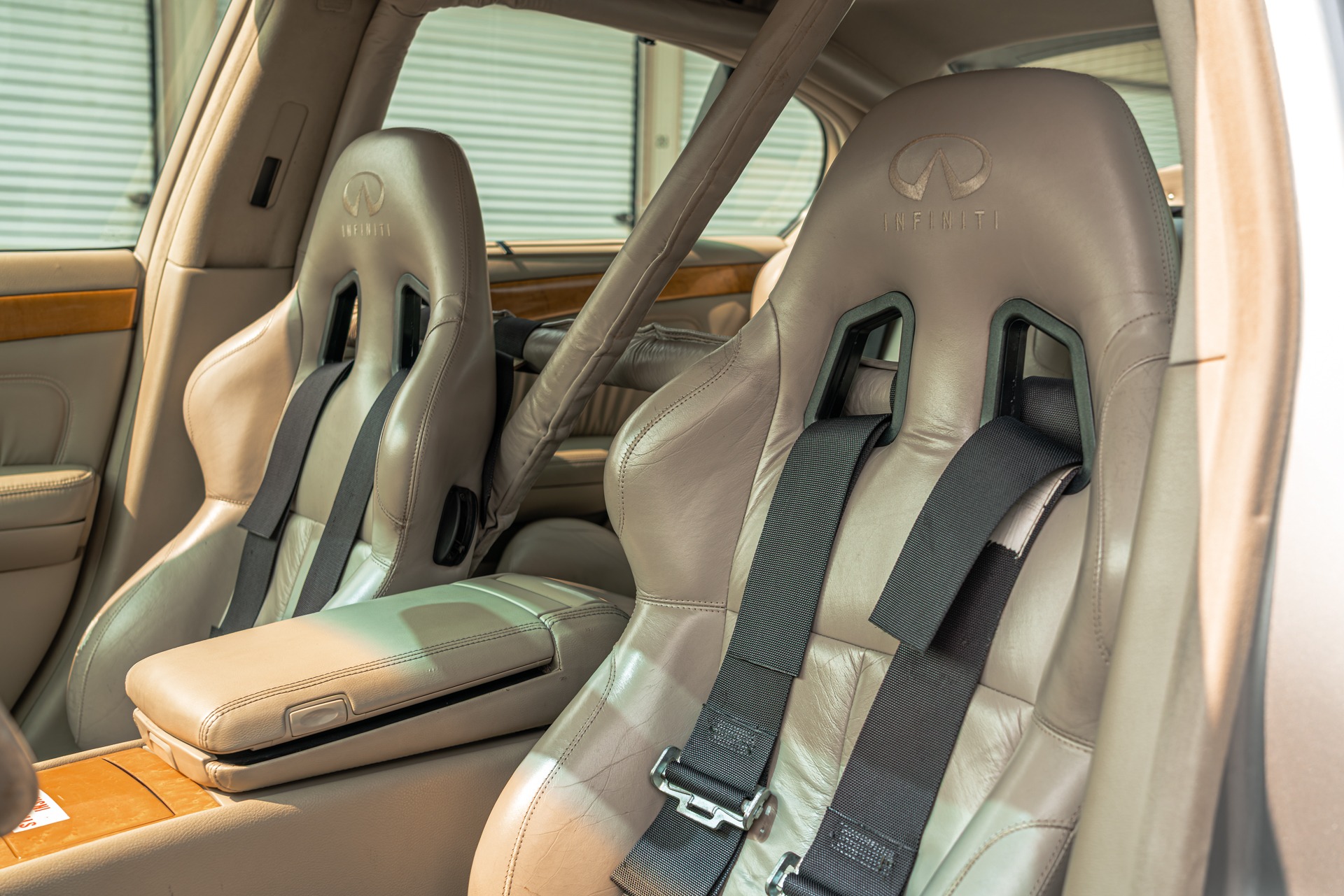 2002 INFINITI Q45 - Image 28