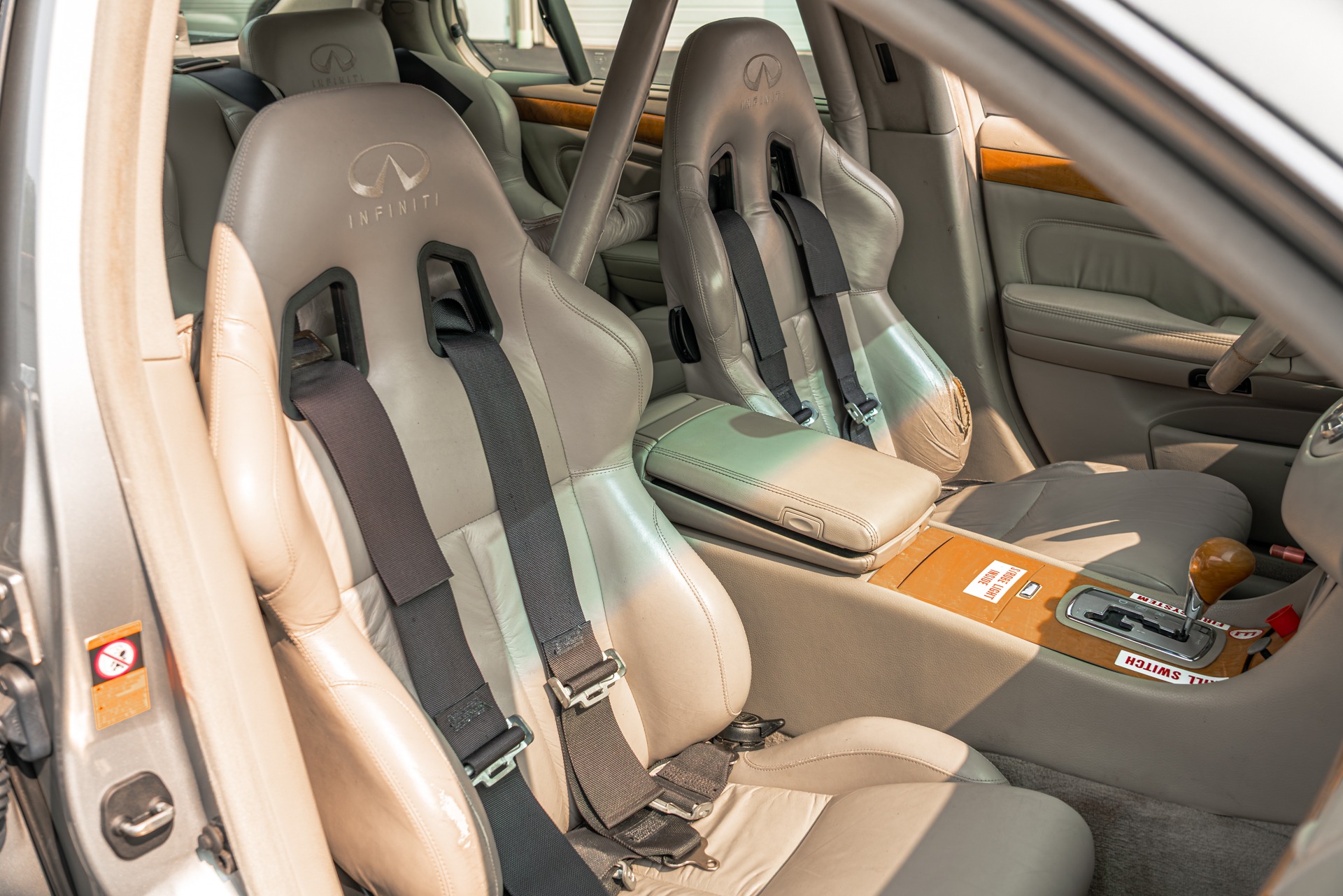 2002 INFINITI Q45 - Image 32