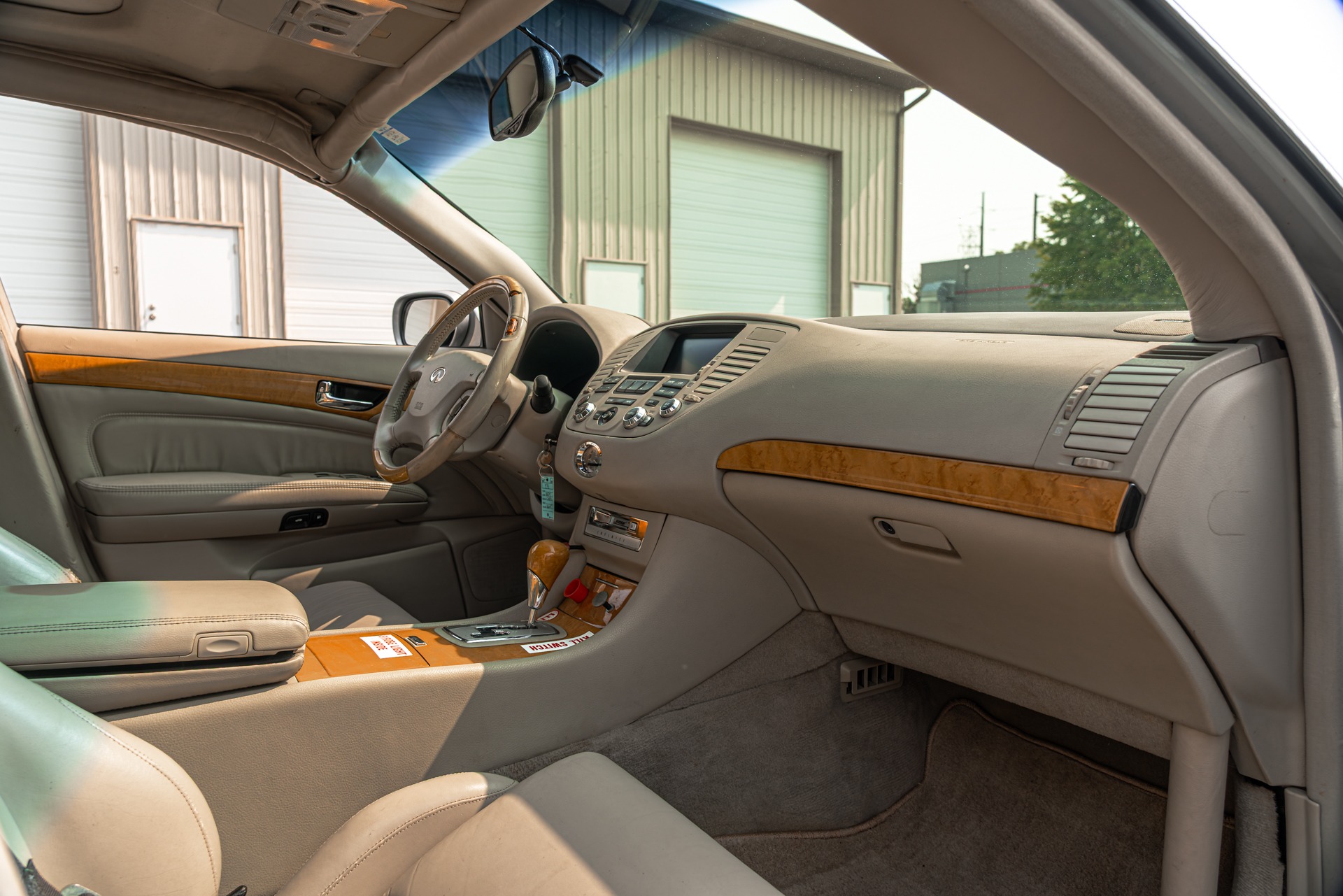 2002 INFINITI Q45 - Image 33