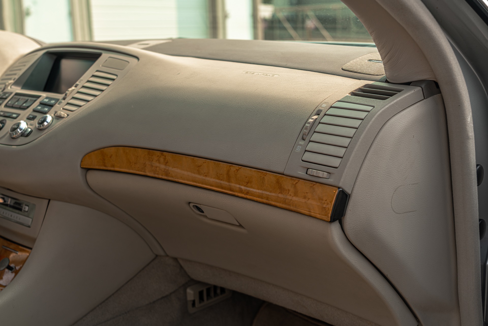 2002 INFINITI Q45 - Image 35