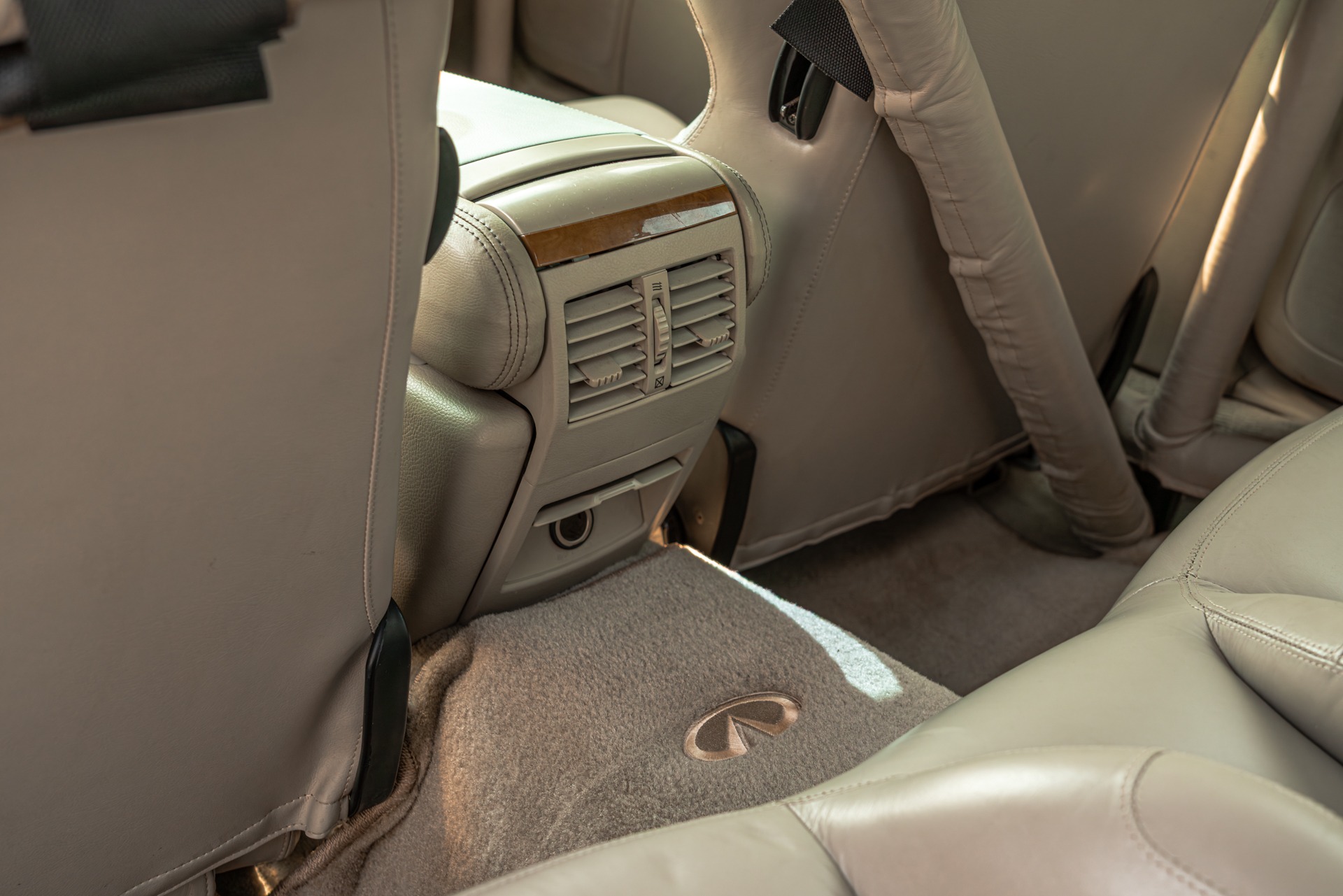 2002 INFINITI Q45 - Image 41