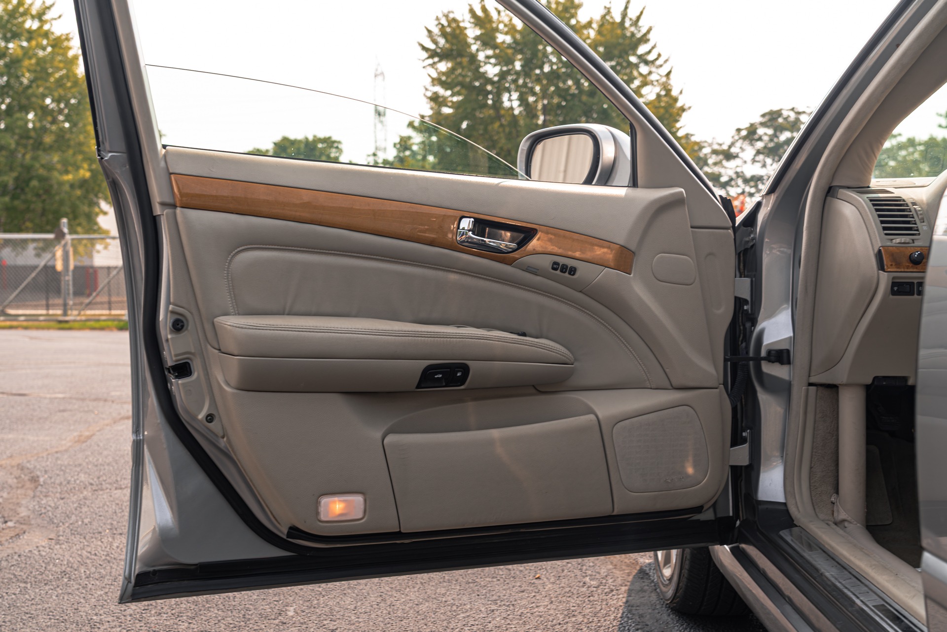 2002 INFINITI Q45 - Image 46