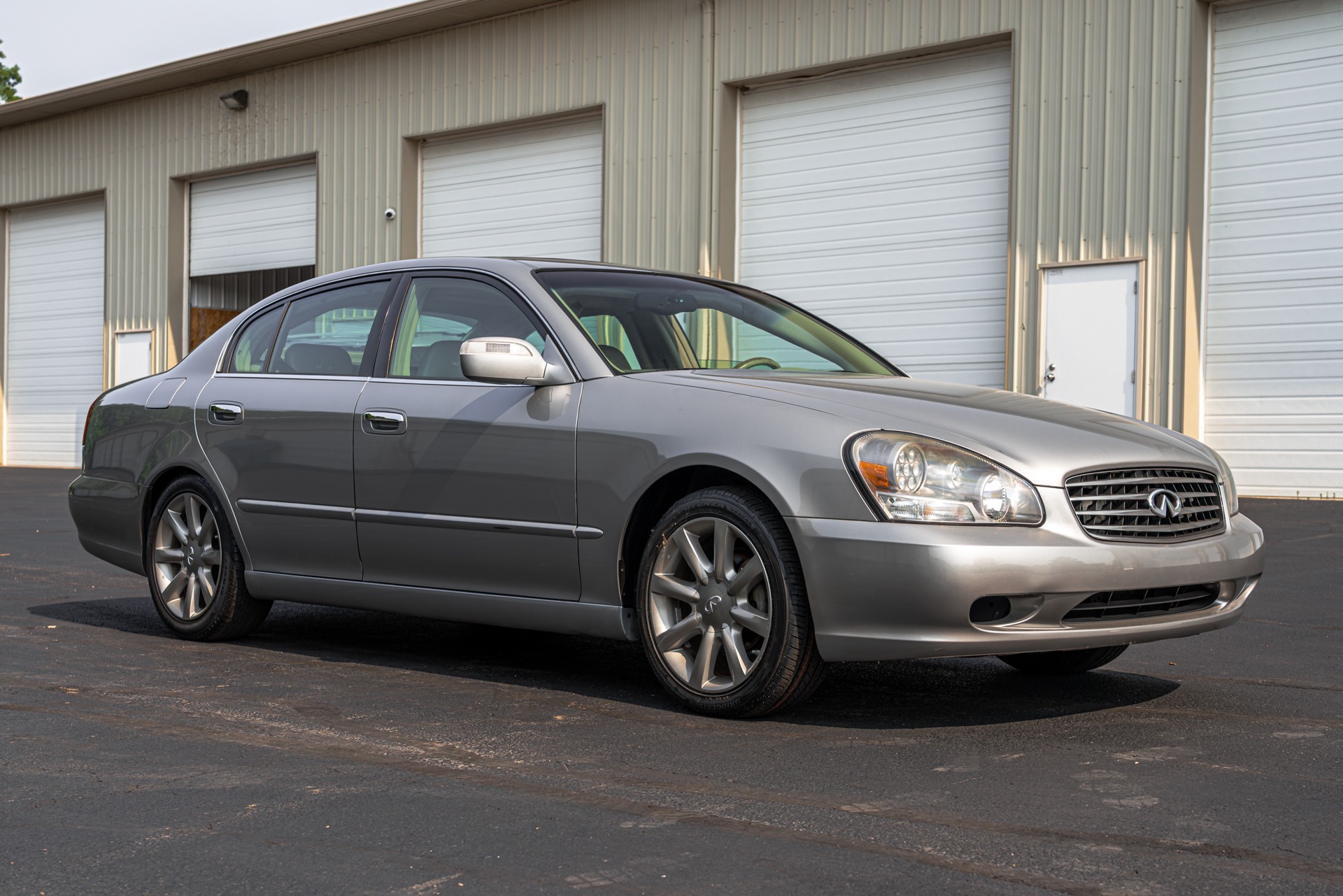 2002 INFINITI Q45 - Image 6