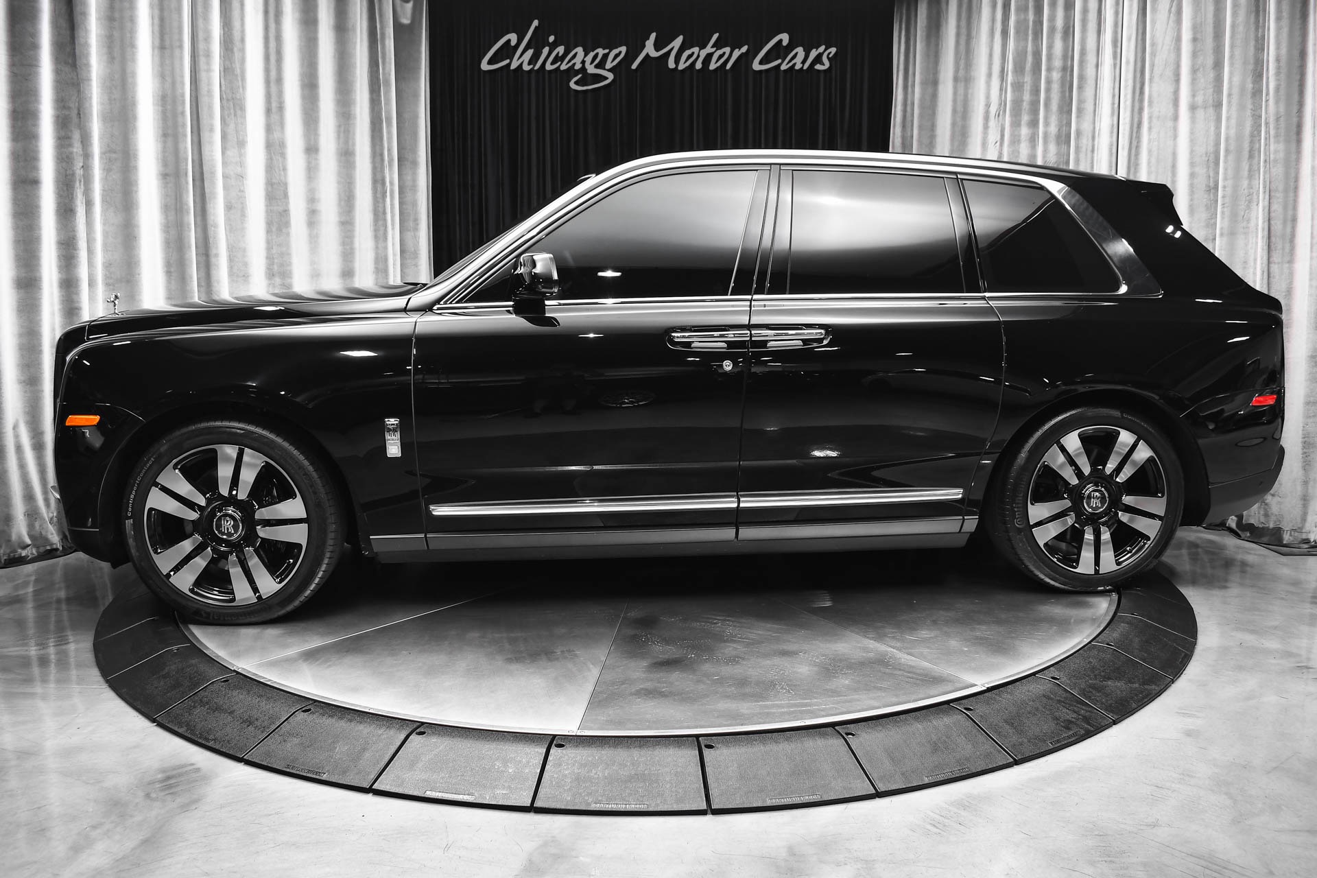 Used 2022 Rolls-Royce Cullinan SUV Only 6,300 Miles! $402K MSRP! Rear Theatre! Starlight Headliner! for sale Sold at Chicago Motor Cars in West Chicago IL 60185 1