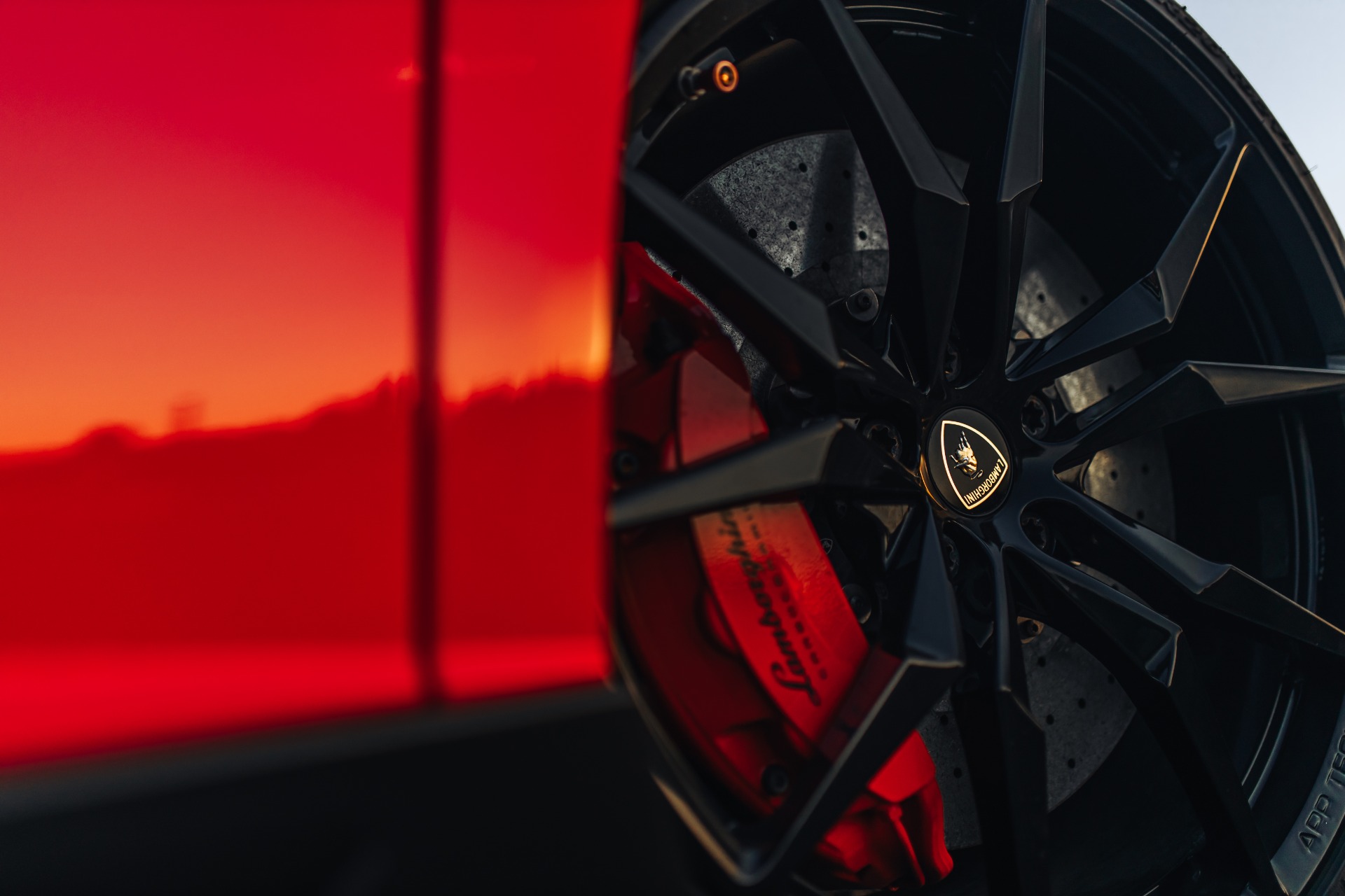 2013 LAMBORGHINI AVENTADOR - Image 6