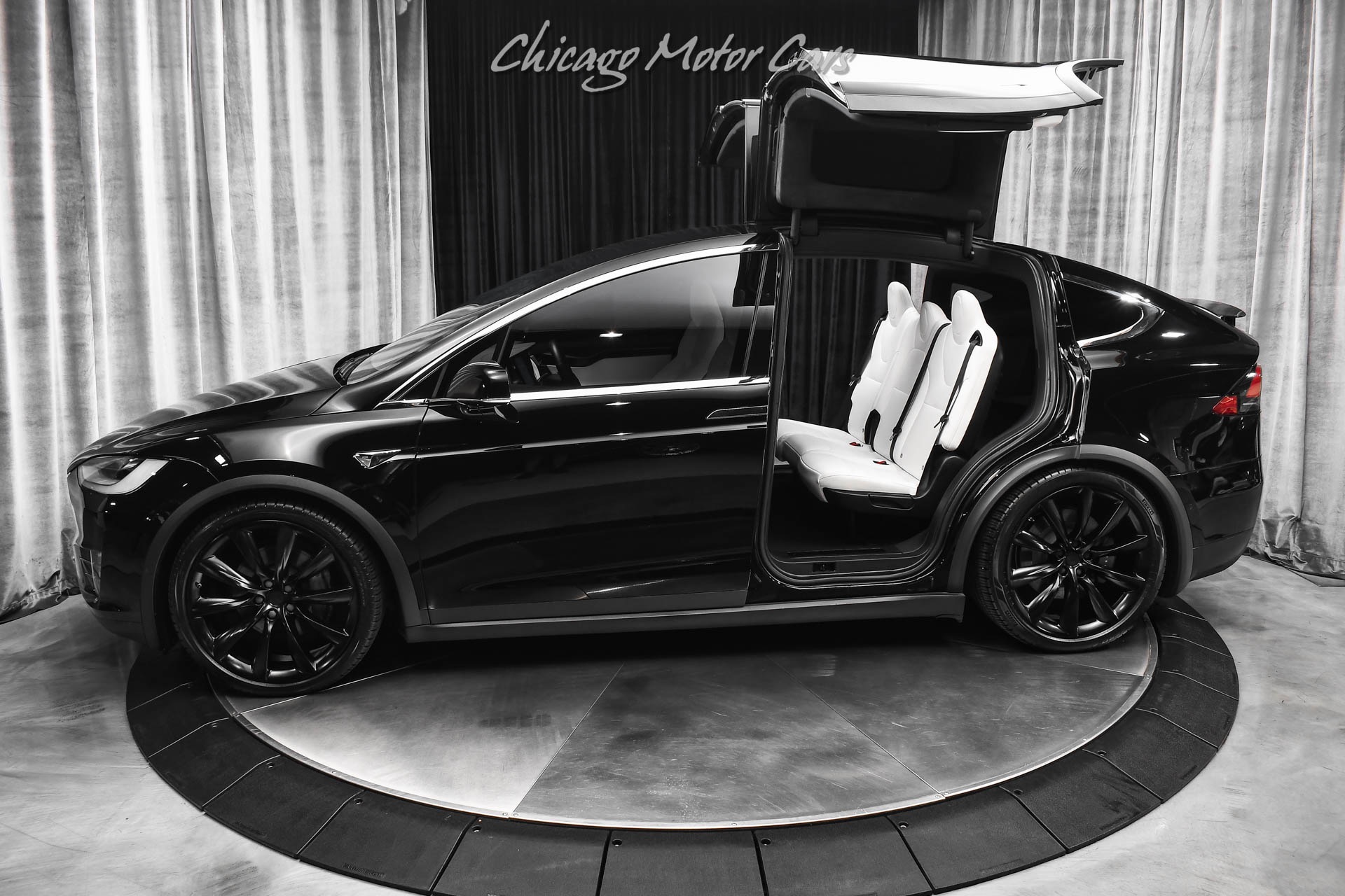 Used 2020 Tesla Model X Long Range! White Interior! Onyx Black Wheels! Self Driving Capability! for sale Sold at Chicago Motor Cars in West Chicago IL 60185 1