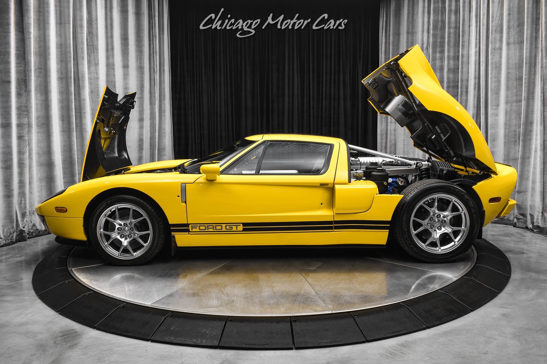 2005 FORD GT - Image 30