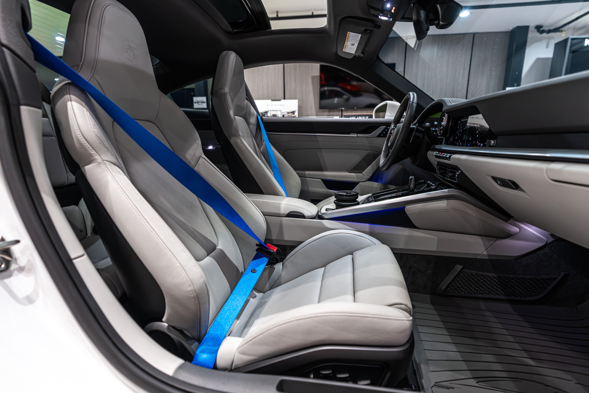 2024 PORSCHE 911 - Image 24