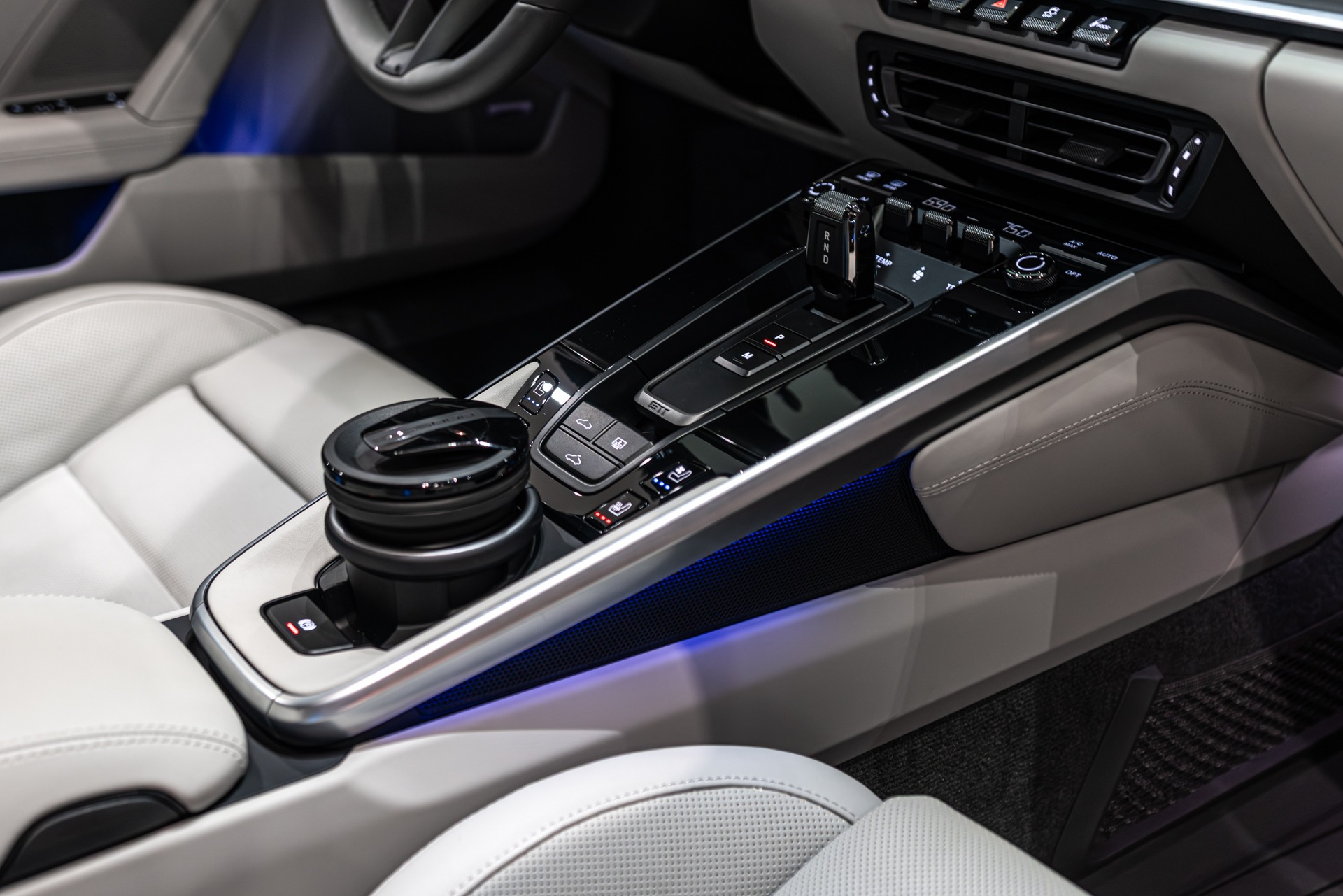 2024 PORSCHE 911 - Image 27