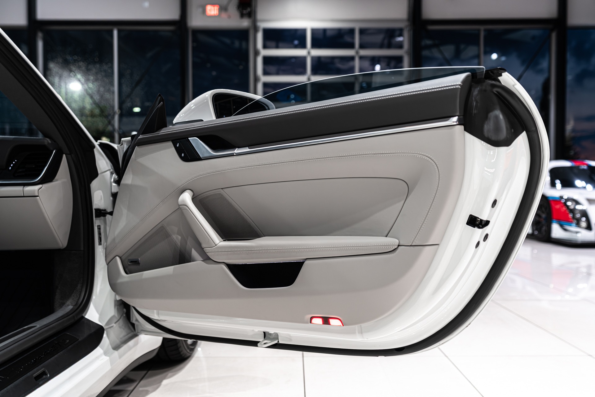 2024 PORSCHE 911 - Image 32